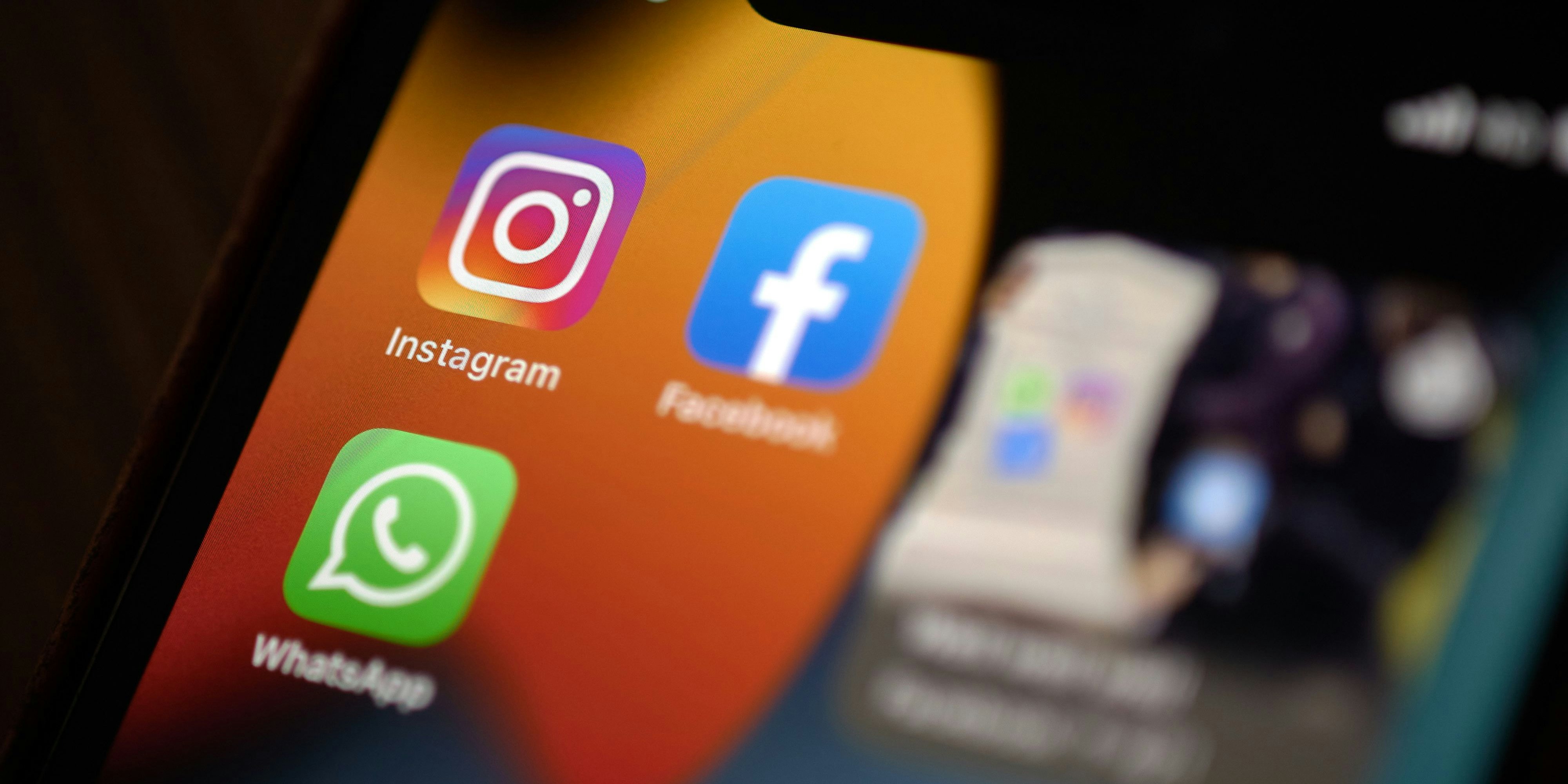 Facebook und Instagram kehrten in der Nacht zum Dienstag zurück ins Netz.