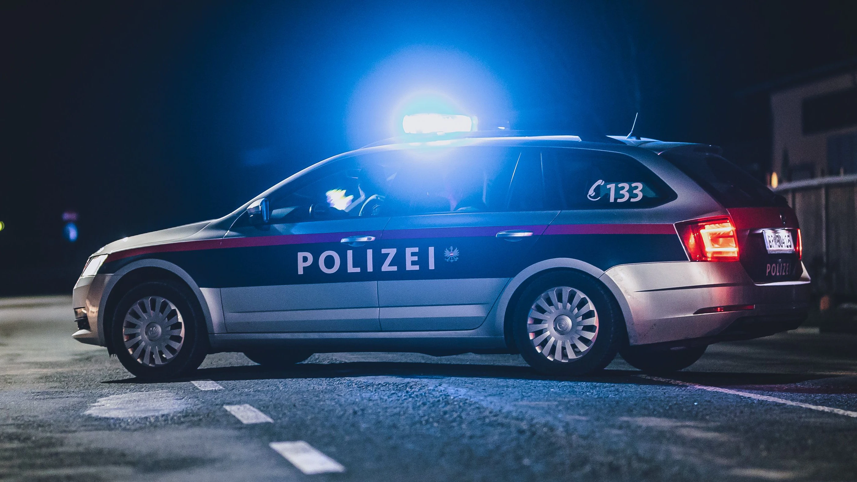 Ein Mann bedrohte seine Ex-Frau und die zwei gemeinsamen Kinder mit einem Messer.