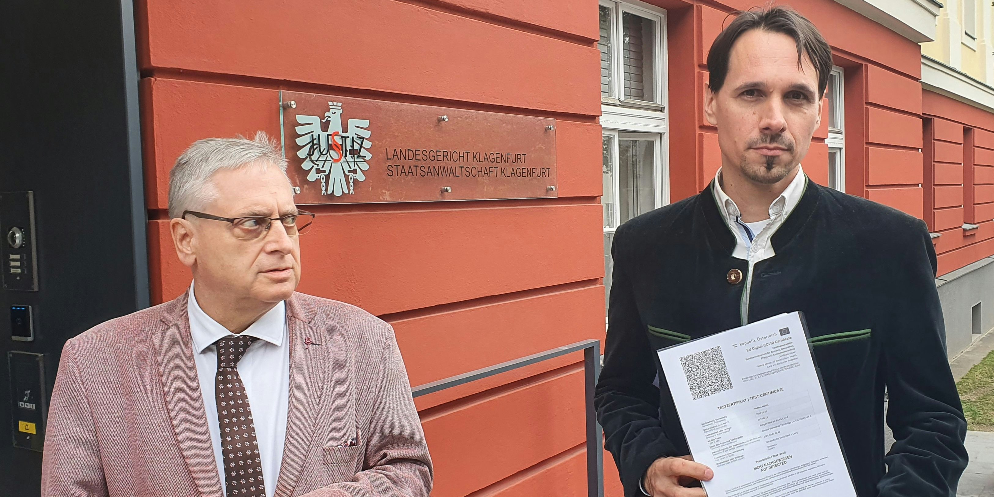 Martin Rutter erschien vor Gericht getestet und mit FFP2-Maske ausgestattet.