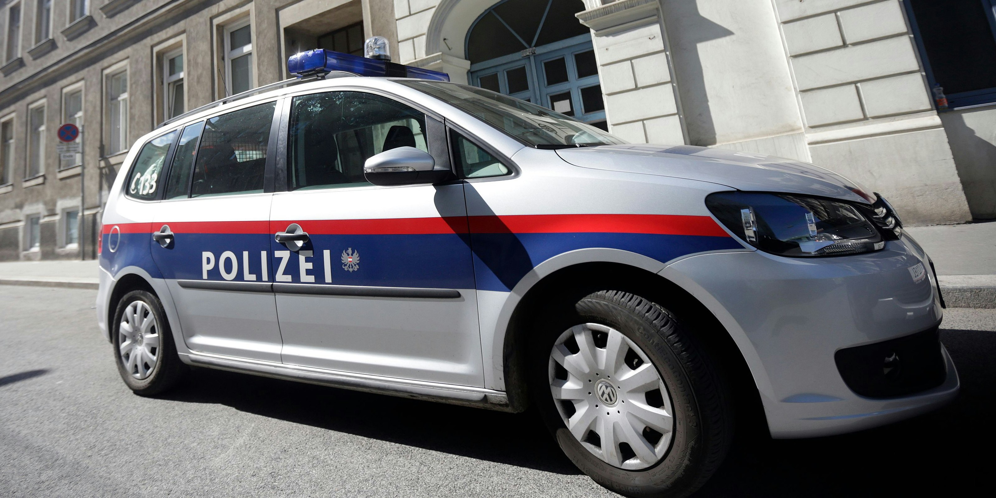 Die Polizei nahm den 18-Jährigen vorläufig fest (Symbolbild).