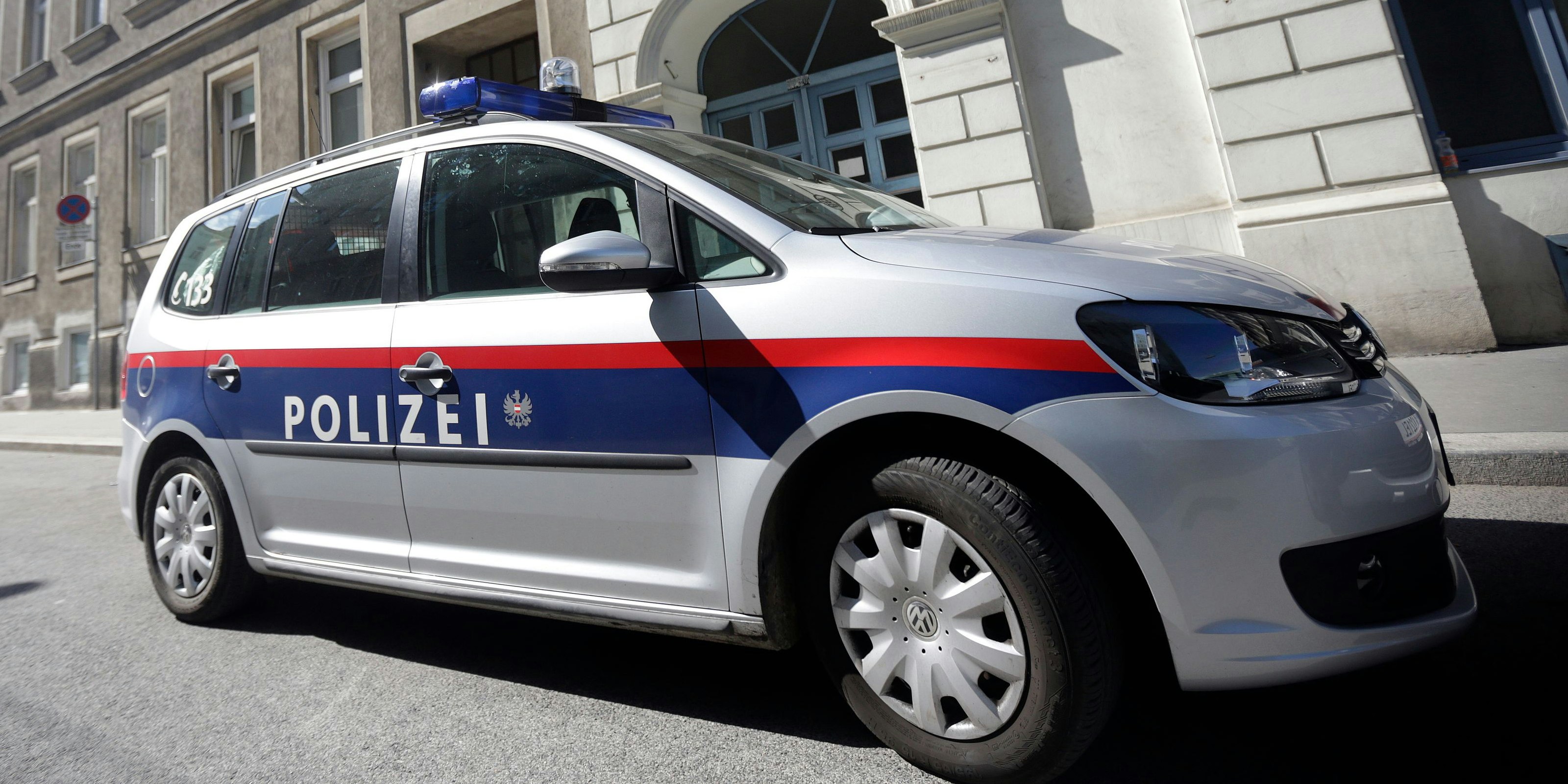 Die Polizei nahm den 18-Jährigen vorläufig fest (Symbolbild).