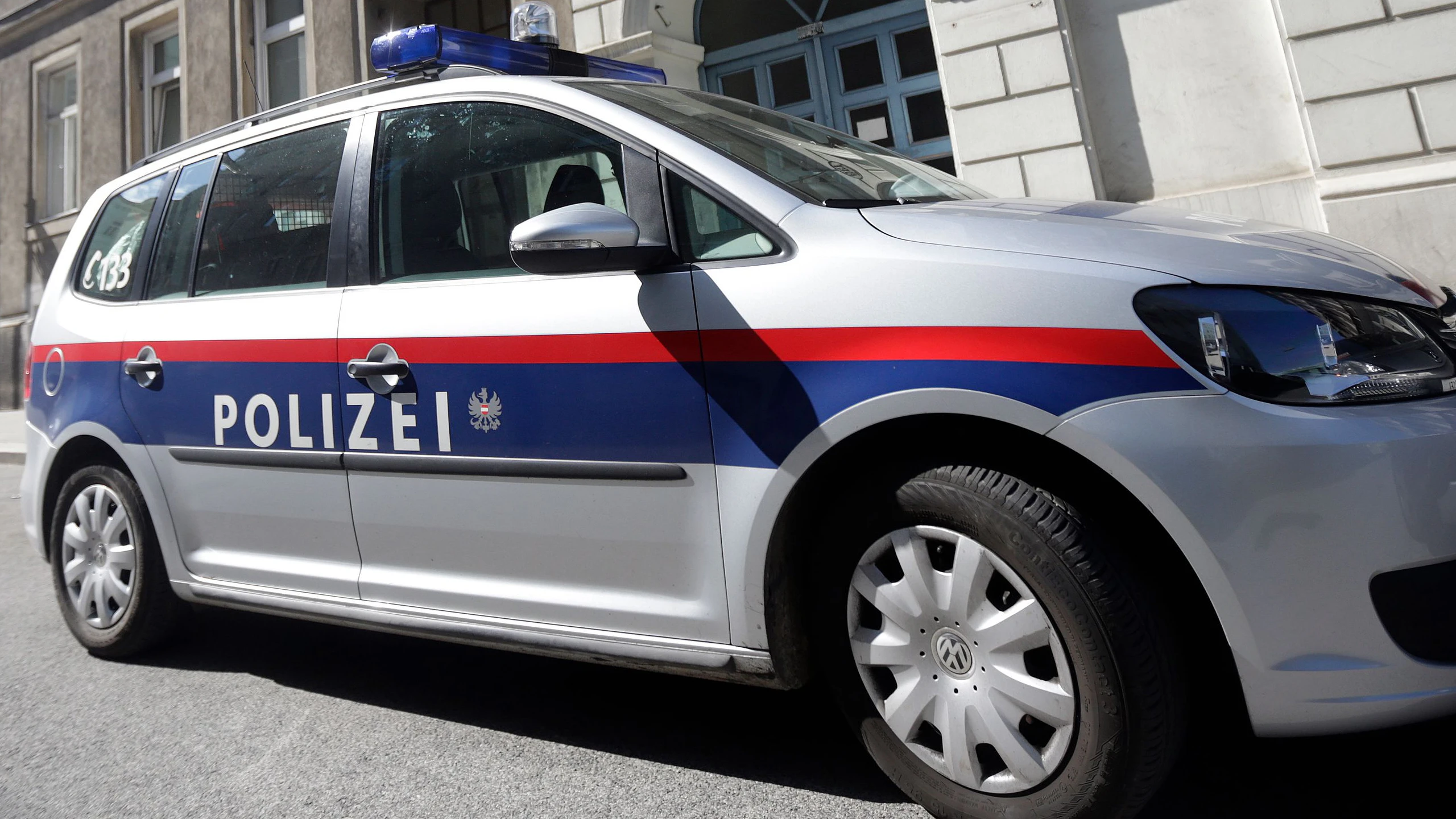 Die Polizei nahm den 18-Jährigen vorläufig fest (Symbolbild).