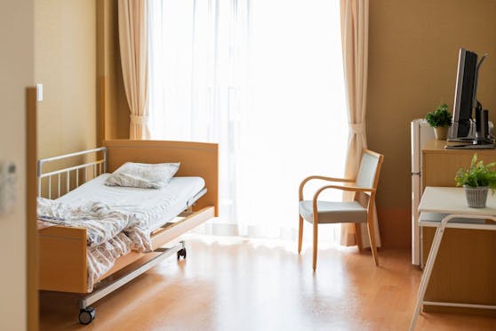 Ein leeres Bett in einem Pflegeheim – kein Einzelfall!