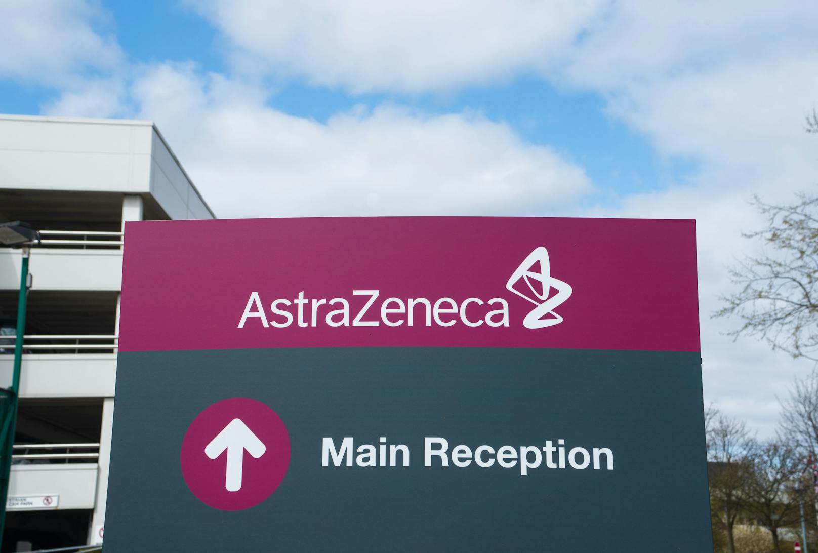 Der Pharmakonzern AstraZeneca kann mit einem Antikörper-Mix einen neuen Durchbruch verzeichnen.