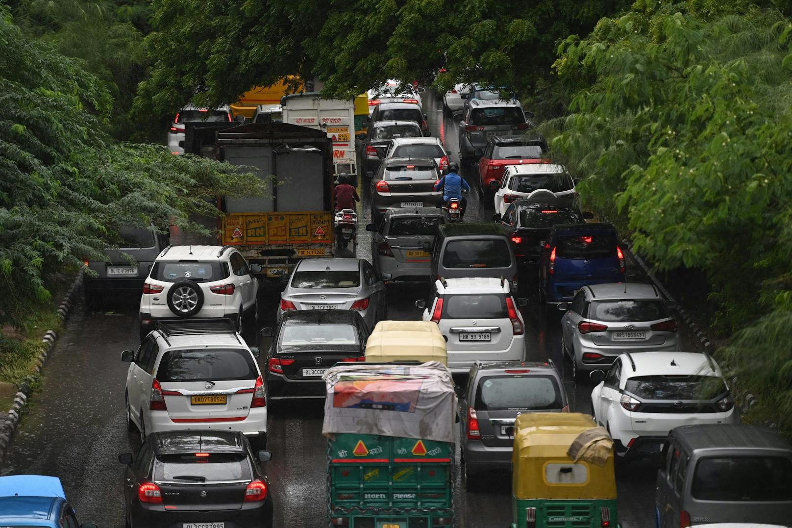 ... Indiens Verkehrsminister will das Geräusch von Autohupen in seinem Land durch Musikinstrumente ersetzen lassen.