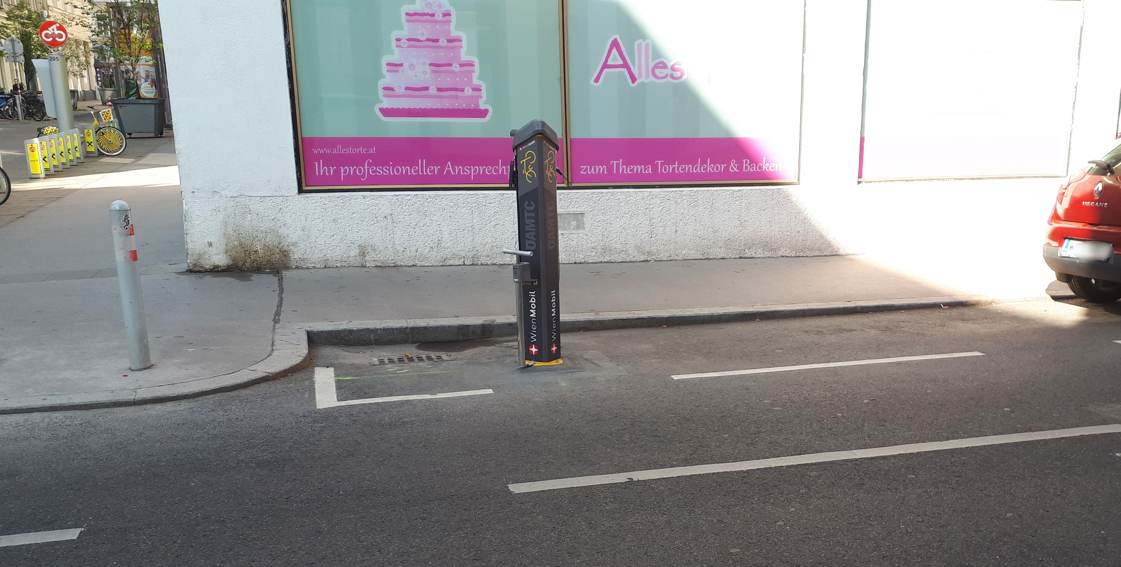 Anrainer ärgern sich über den "verschwendeten Parkraum". 