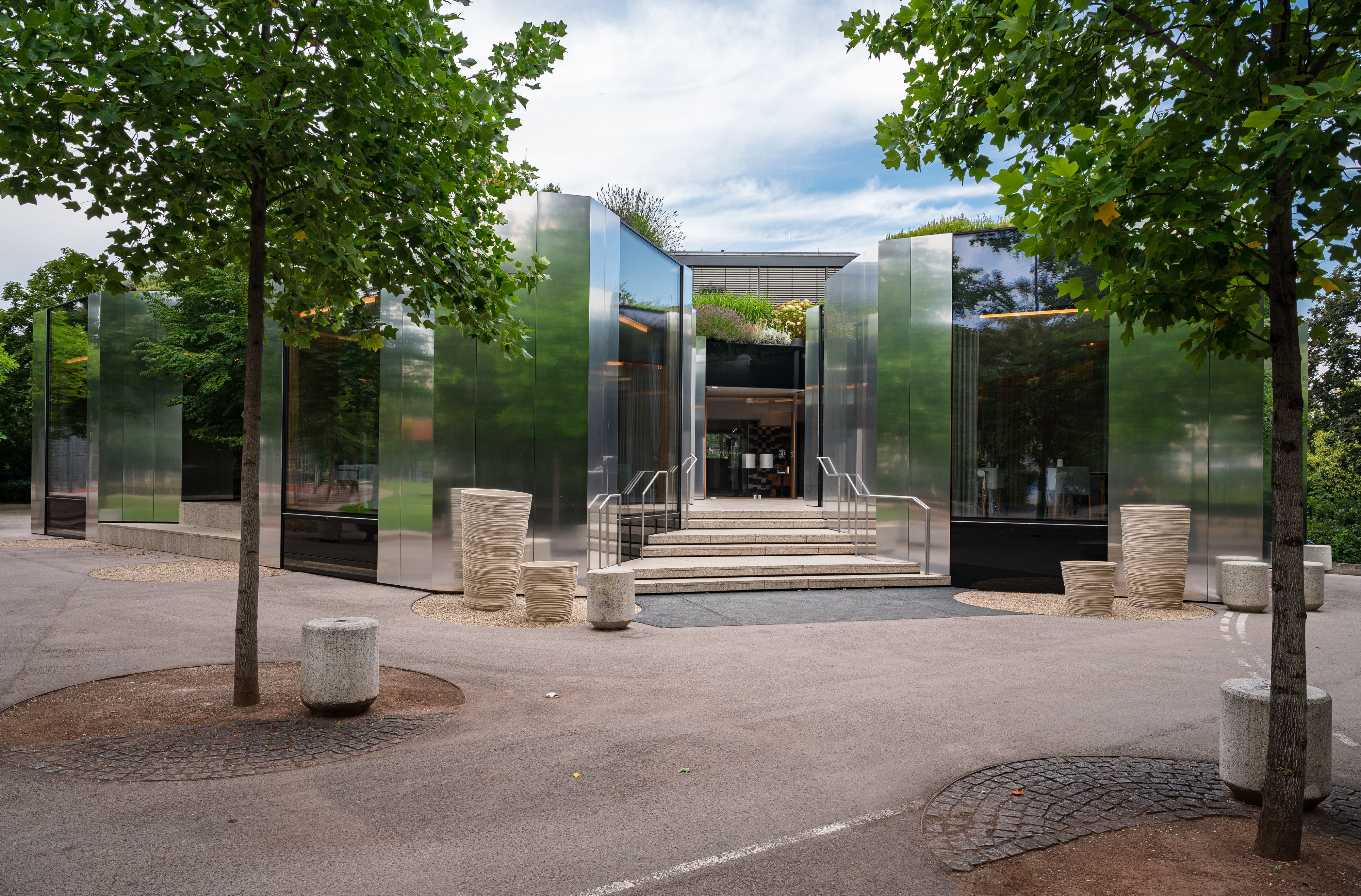 Download von www.picturedesk.com am 06.10.2021 (17:19).  Das Restaurant Steirereck im Wiener Stadtpark. Wien, 24.07.2020 - 20200724_PD9852 - Rechteinfo: Rights Managed (RM) Nur für redaktionelle Nutzung!