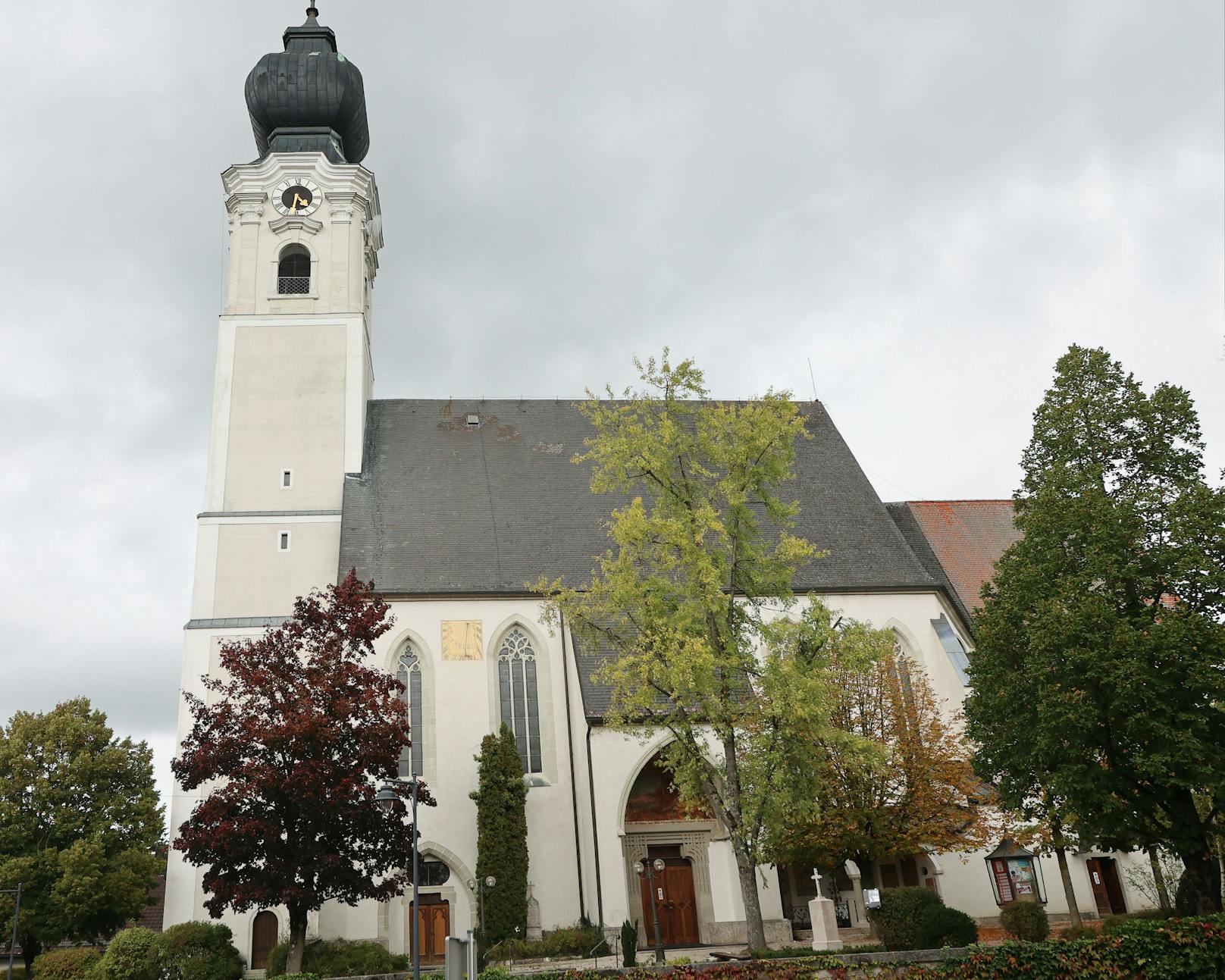 In St. Georgen im Attergau absolviert der 35-Jährige derzeit sein Pastoralpraktikum.
