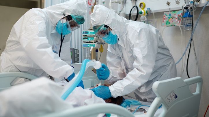 Es sind emotionale Momente, die das Pflegepersonal auf der Covid-Intensivstation, durchlebt. (Symbolbild).