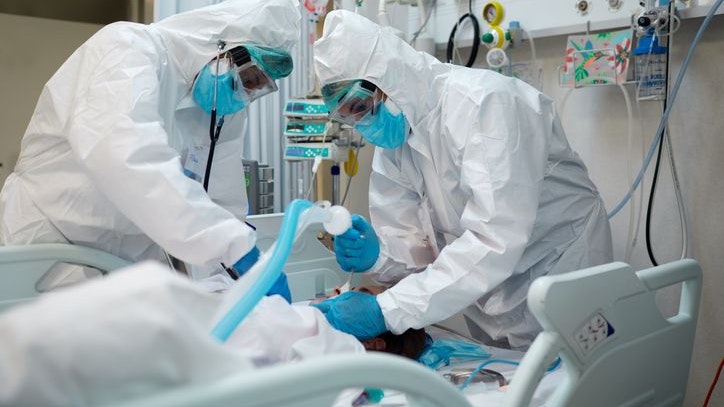 Es sind emotionale Momente, die das Pflegepersonal auf der Covid-Intensivstation, durchlebt. (Symbolbild).