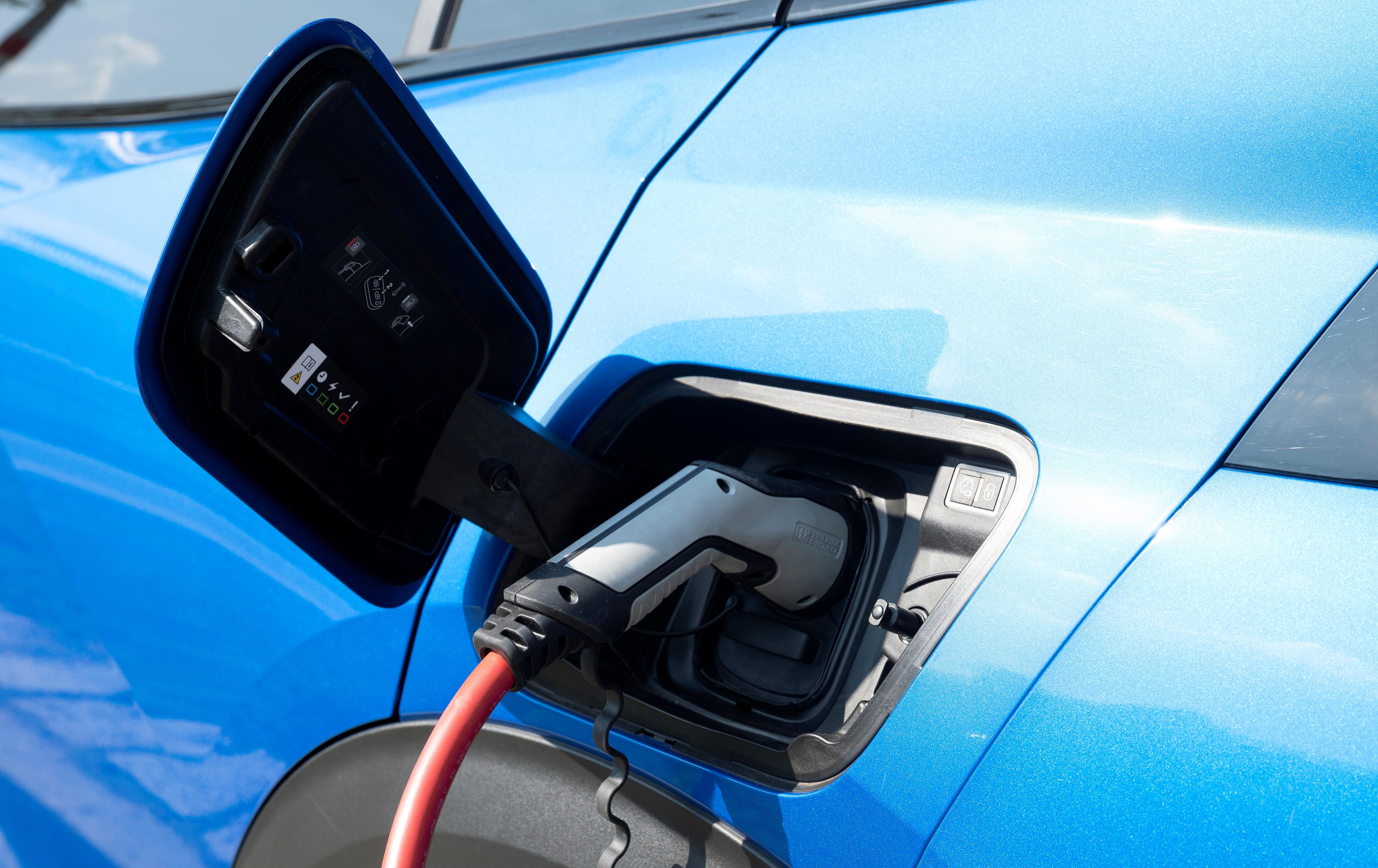 Das Laden von Elektroautos wird in Großbritannien eingeschränkt.