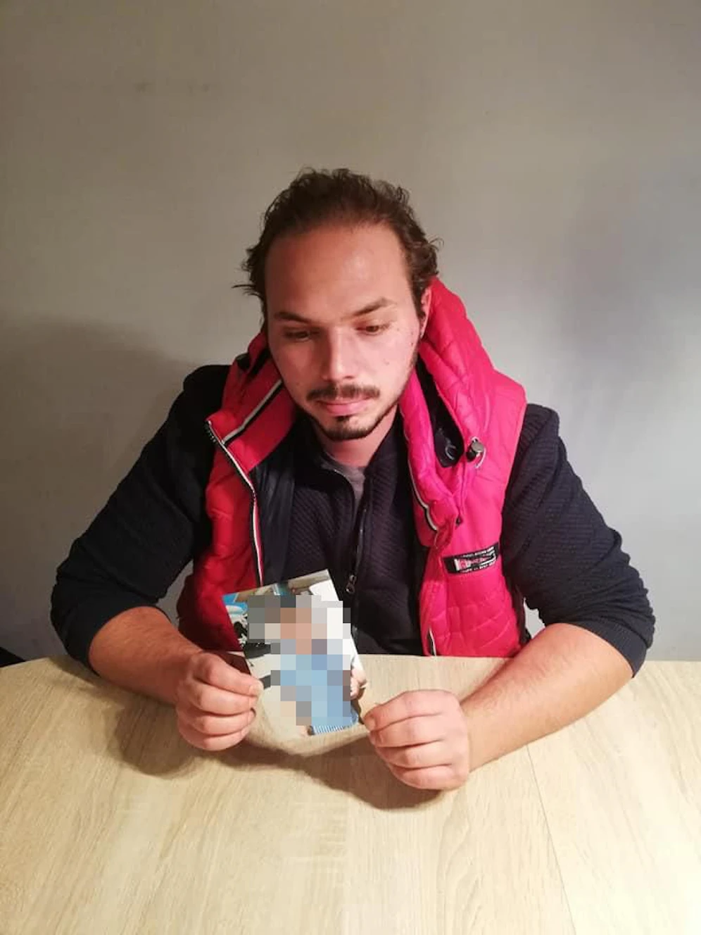 Andreas S. (31) mit Foto von Jan (2)