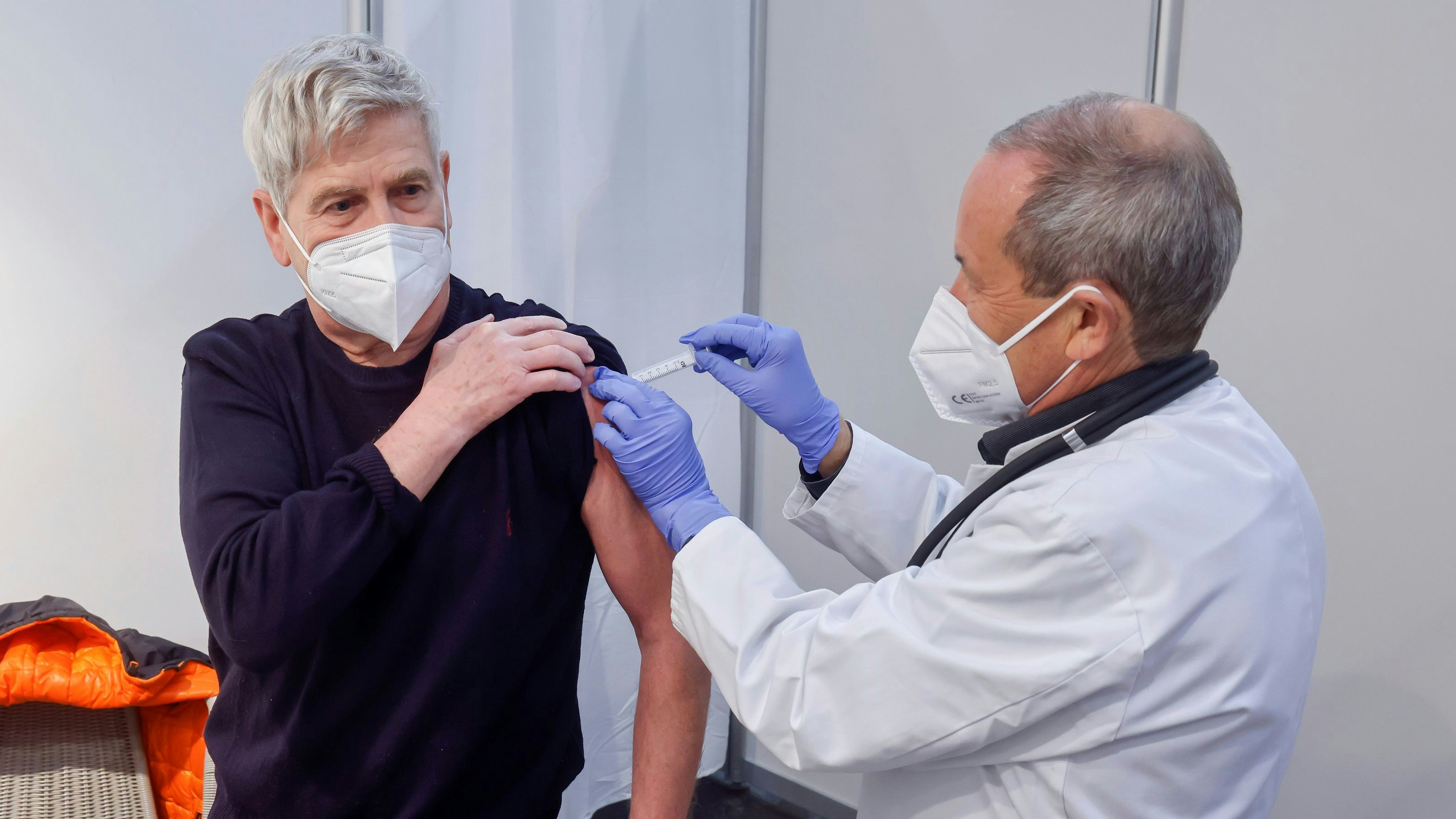 Trotz Corona-Impfung kann es zu einer Infektion kommen.