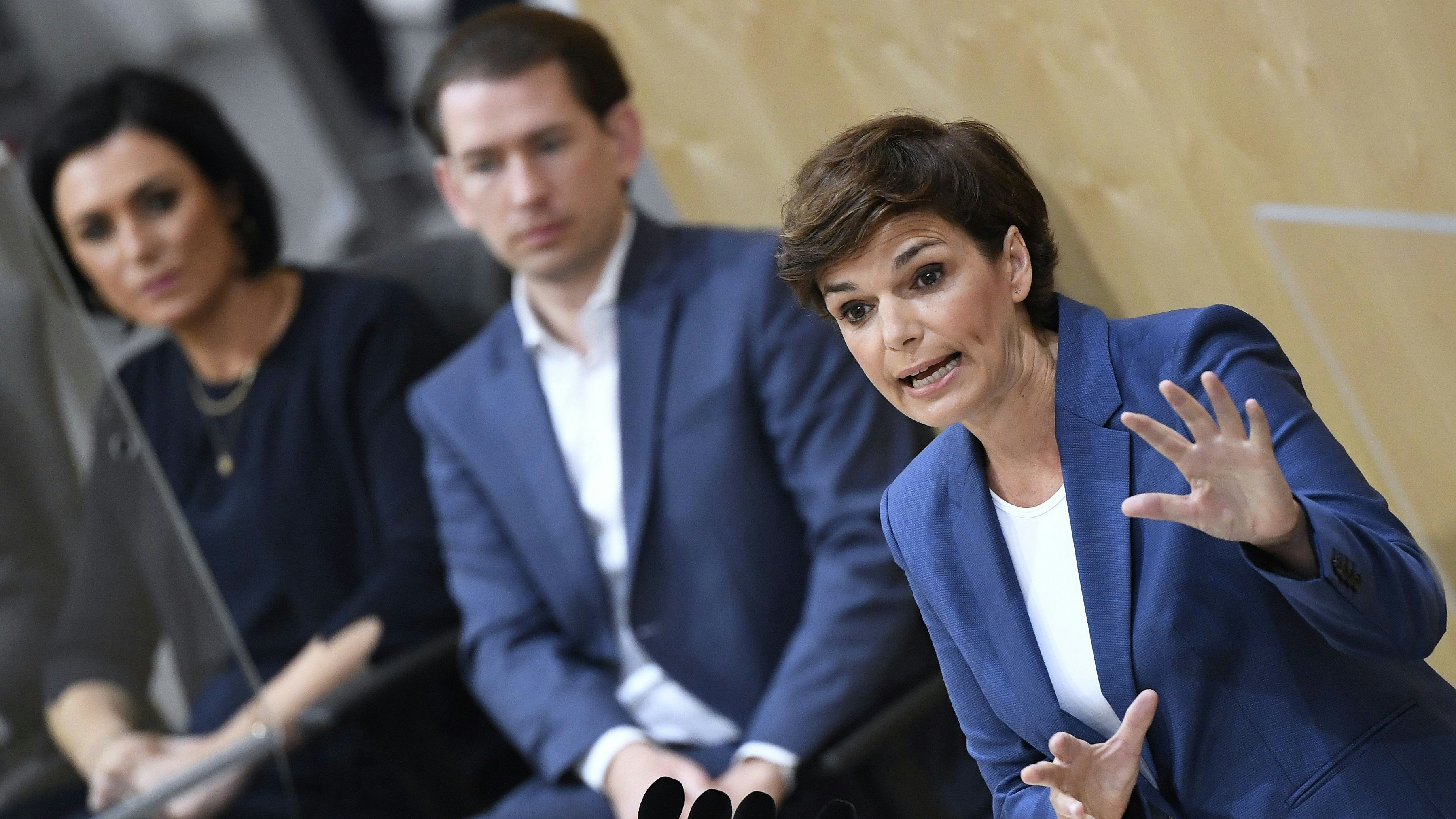 Die Opposition hat eine Sondersitzung im Nationalrat beantragt.