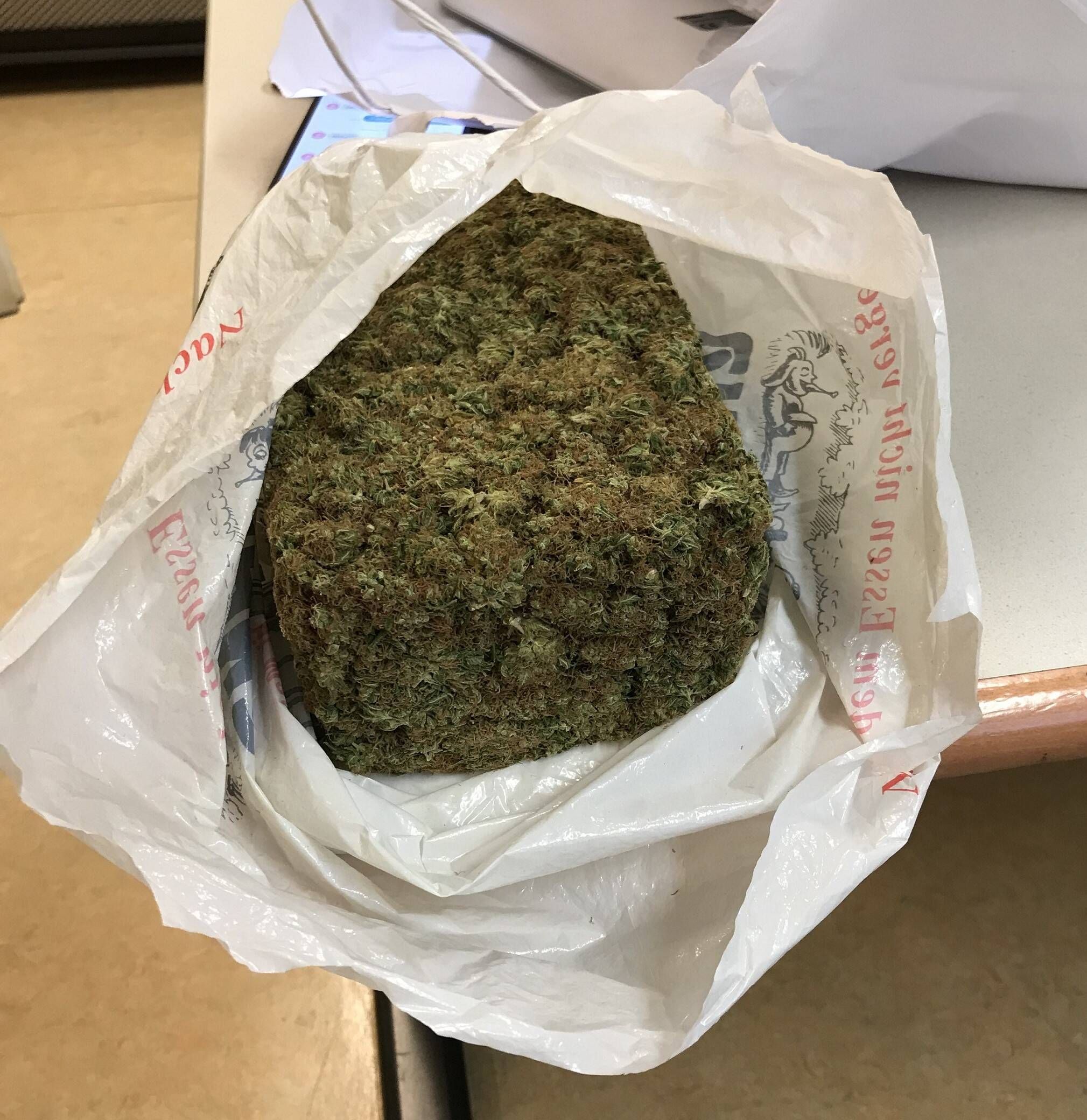  450 Gramm getrocknetes Blütenmaterial wurde sicher gestellt.