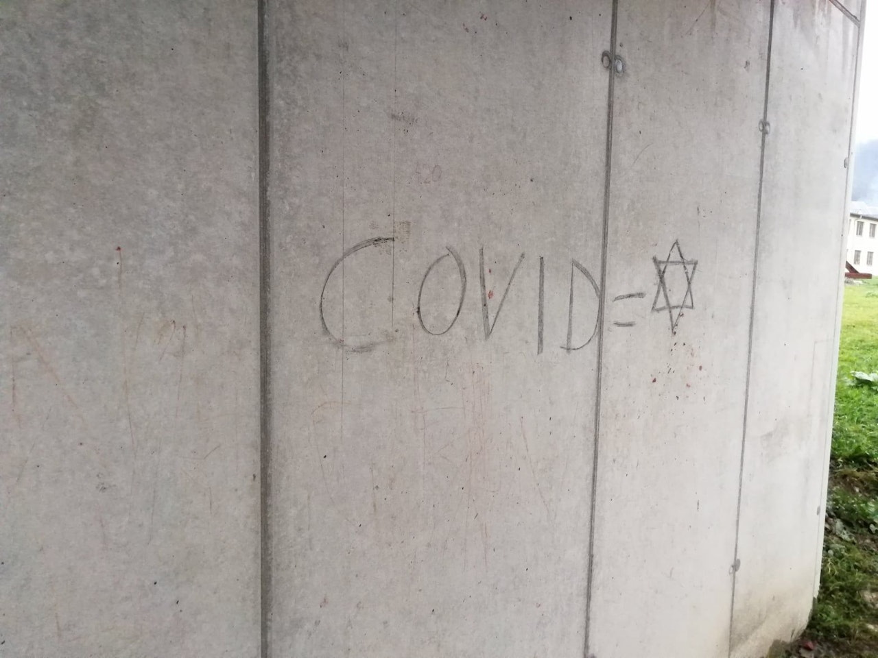 Heute.at - Brücke besprüht! Antisemitismus-Vorfall in Rabenstein