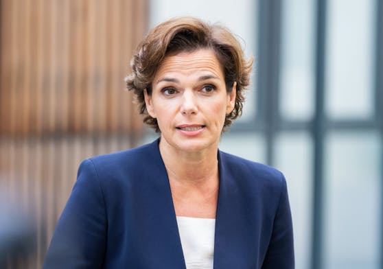 SPÖ-Chefin Pamela Rendi-Wagner, im Rahmen eines Treffens mit den Grünen am Freitag, 08. Oktober 2021, im Parlamentsausweichquartier in Wien.