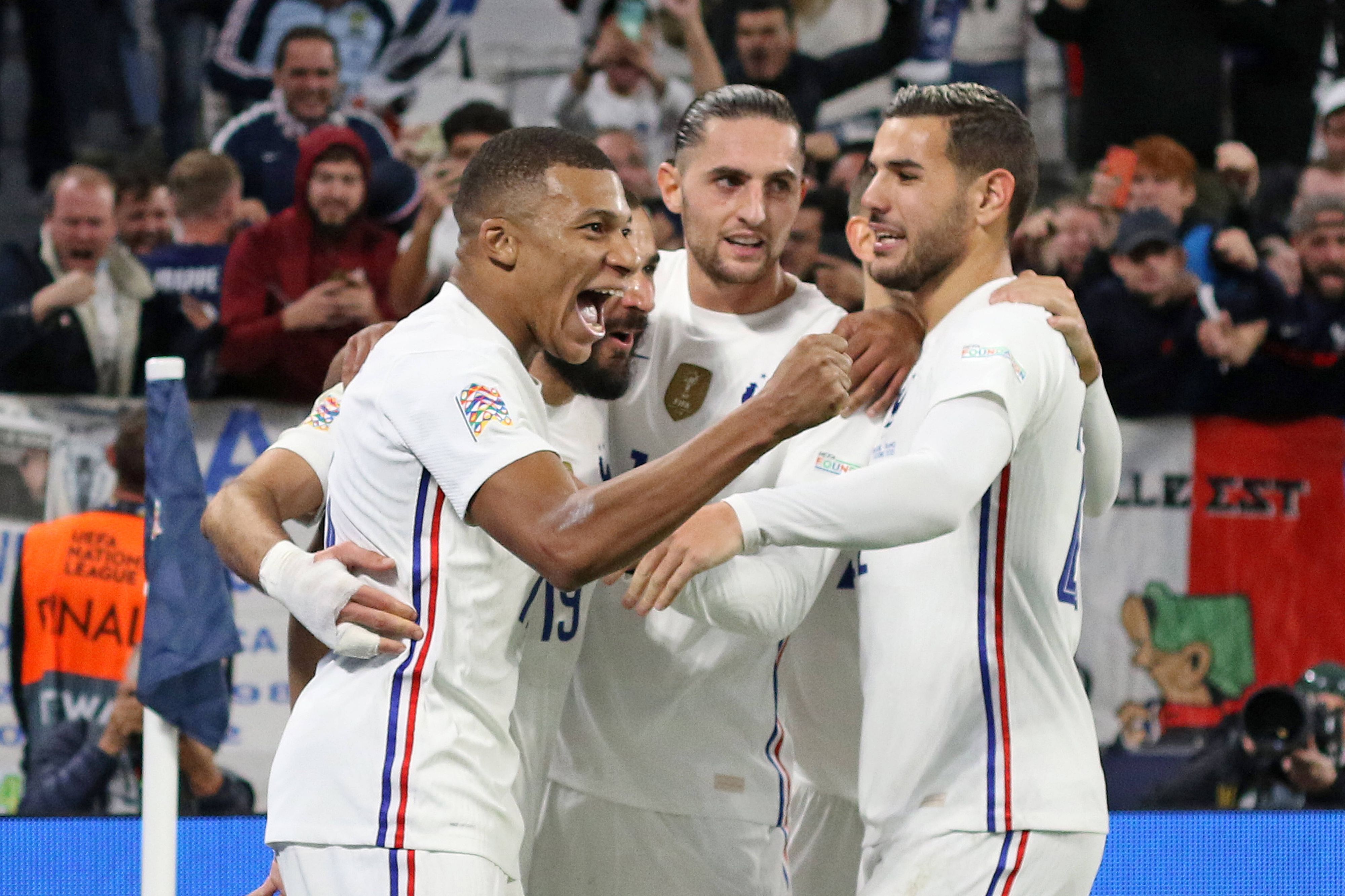 Adrien Rabiot (Mitte) ist in Quarantäne.