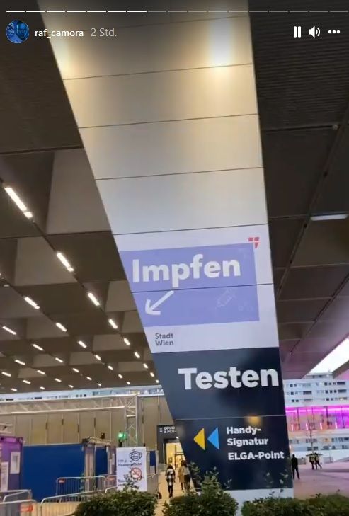 RAF Camora in der Impfstraße im Wiener Austria Center.