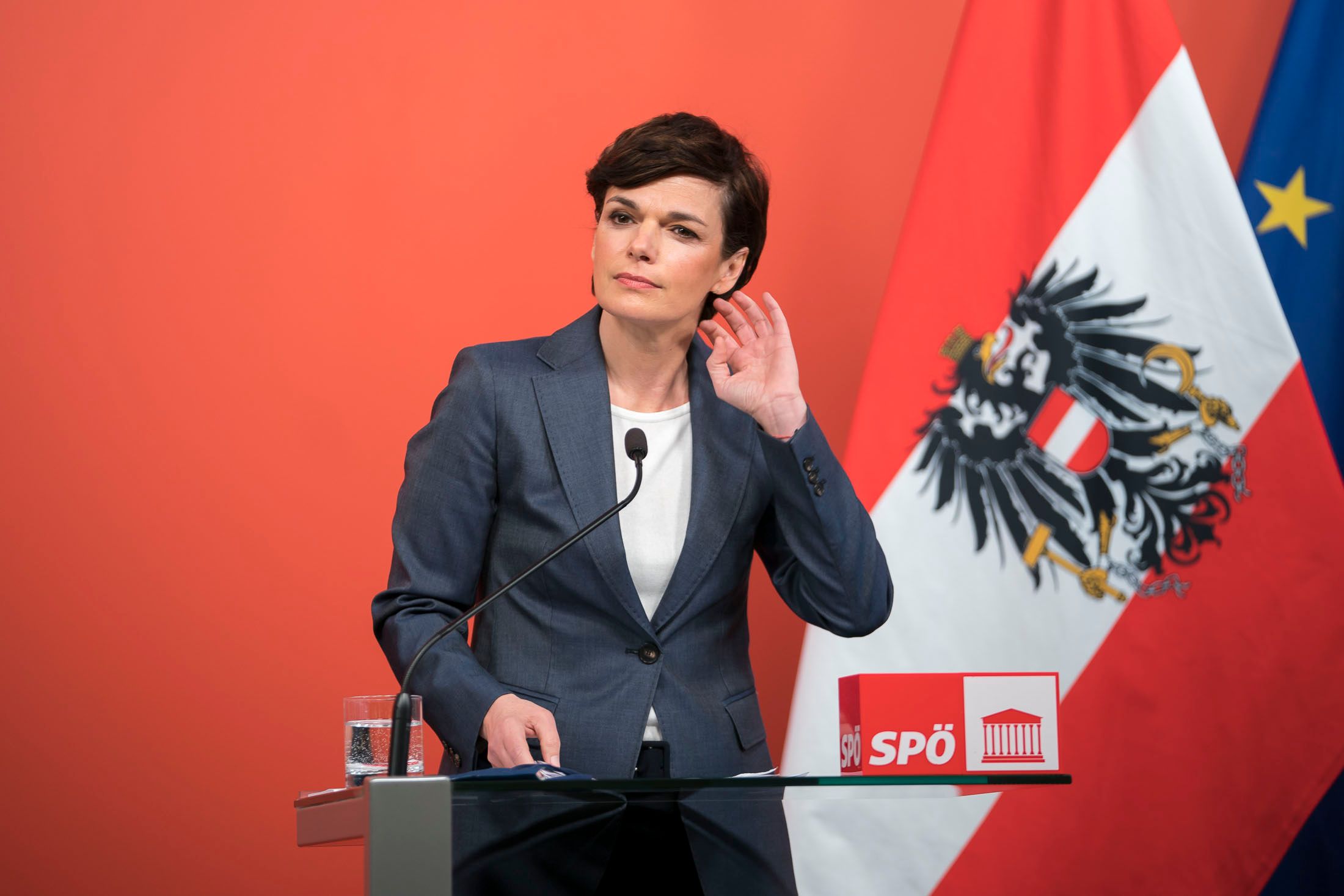 Pamela Rendi-Wagner muss Herbert Kickls umstrittene Aussagen überhört haben.