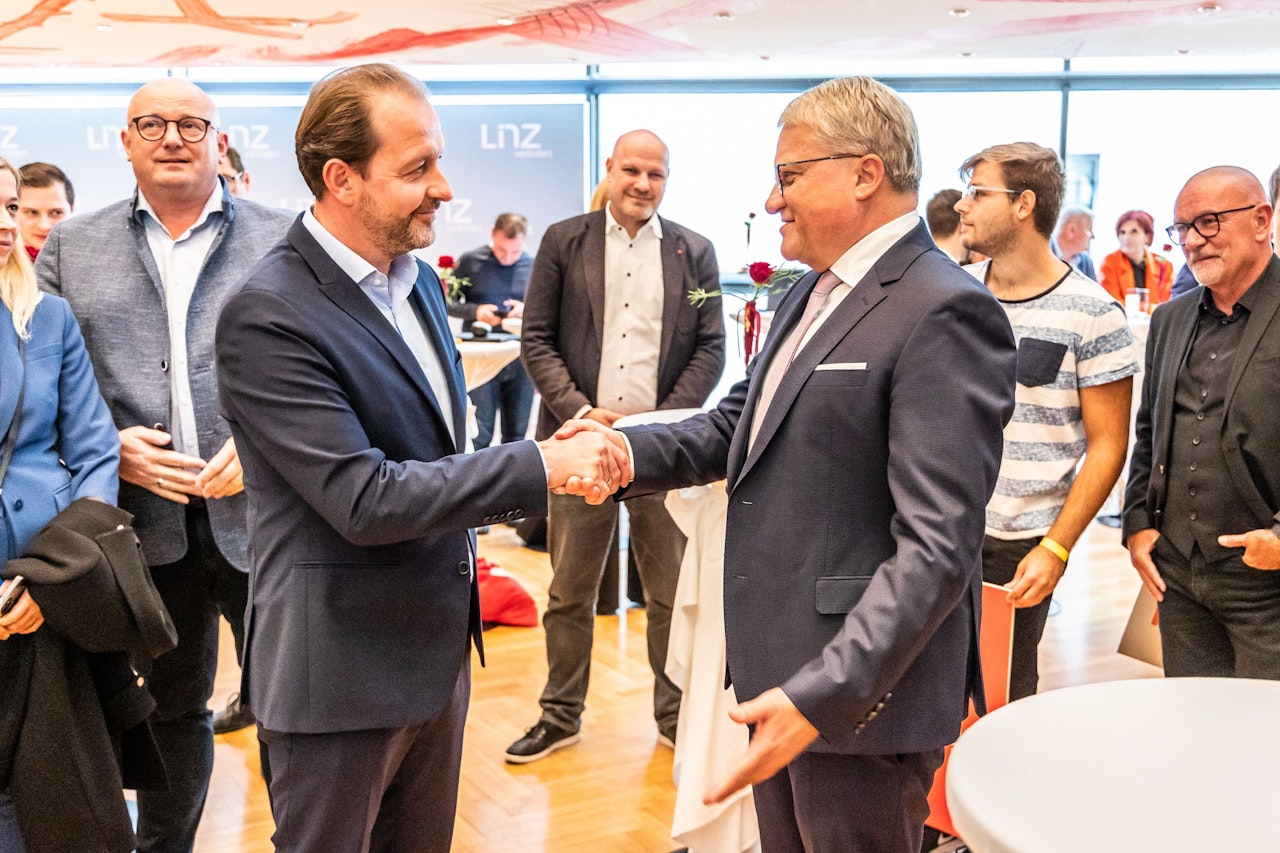 Heute.at - 73,1 Prozent! Luger bleibt Bürgermeister von Linz