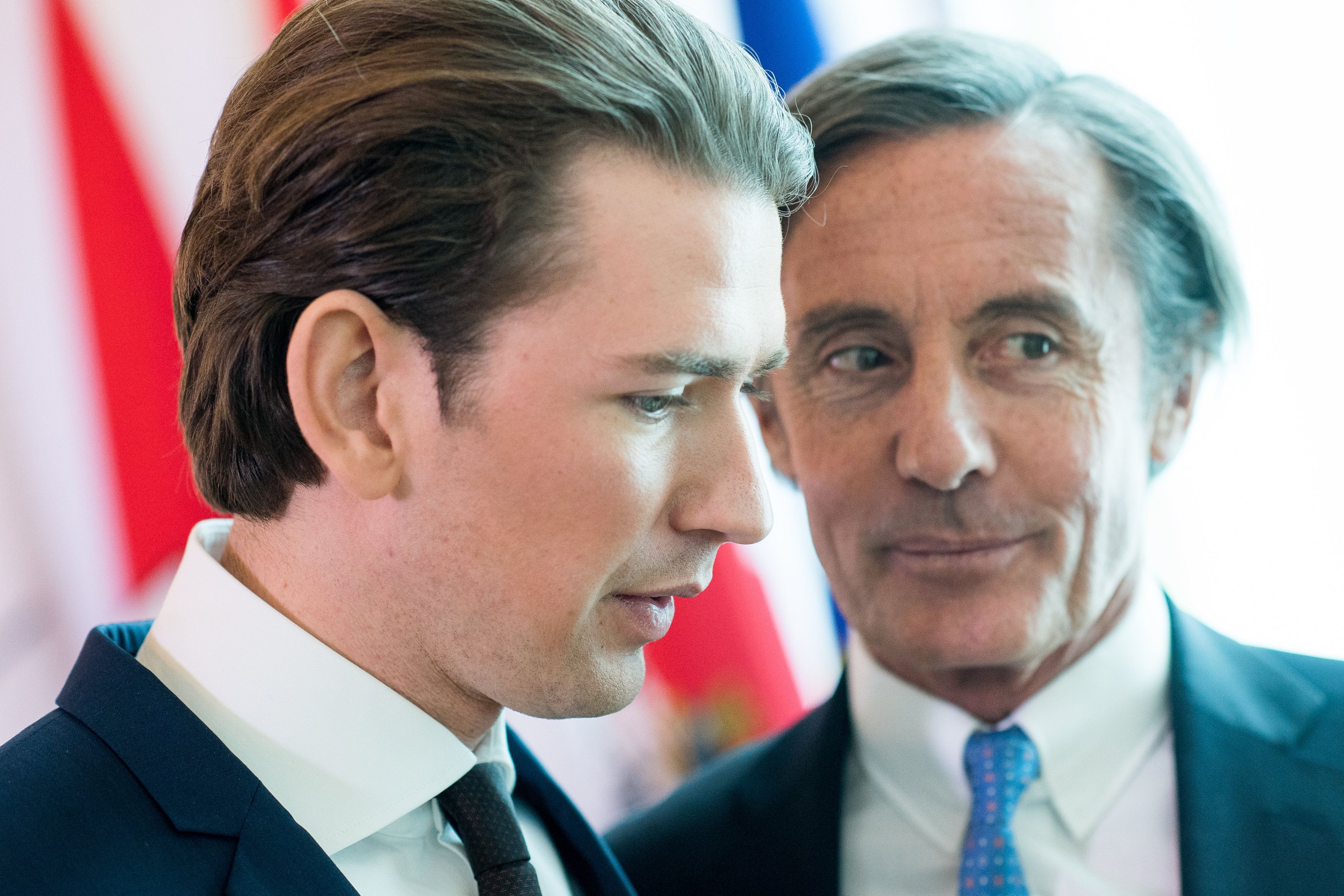 Sang Für Kurz Bei Hymnen-Panne – Wird ER Nun Minister? - Politik | Heute.at