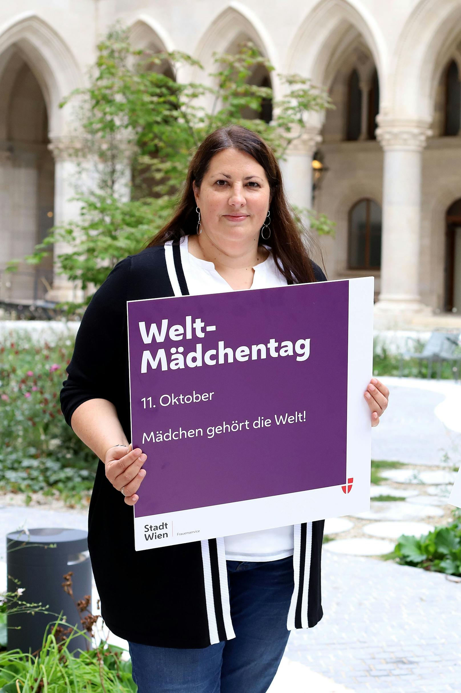 "Wir wollen Mädchen und junge Frauen darin bestärken, selbstbestimmt online unterwegs zu sein", betont Vizebürgermeisterin und Frauenstadträtin Kathrin Gaal (SPÖ).&nbsp;