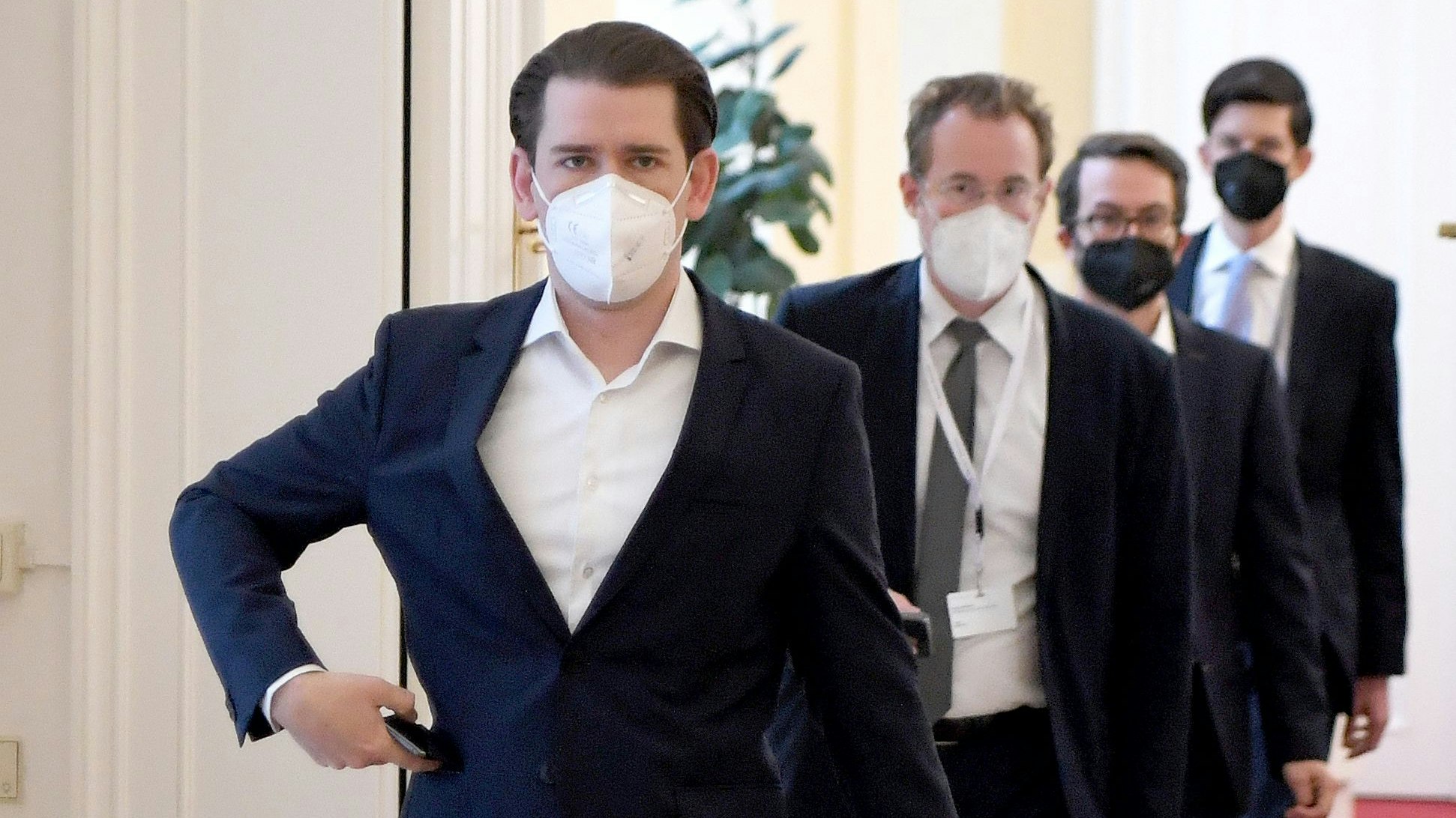 Sebastian Kurz, Gerald Fleischmann (im Urlaub), Johannes Frischmann (im Urlaub) und Bernhard Bonelli (im Dienst) (v.l.)