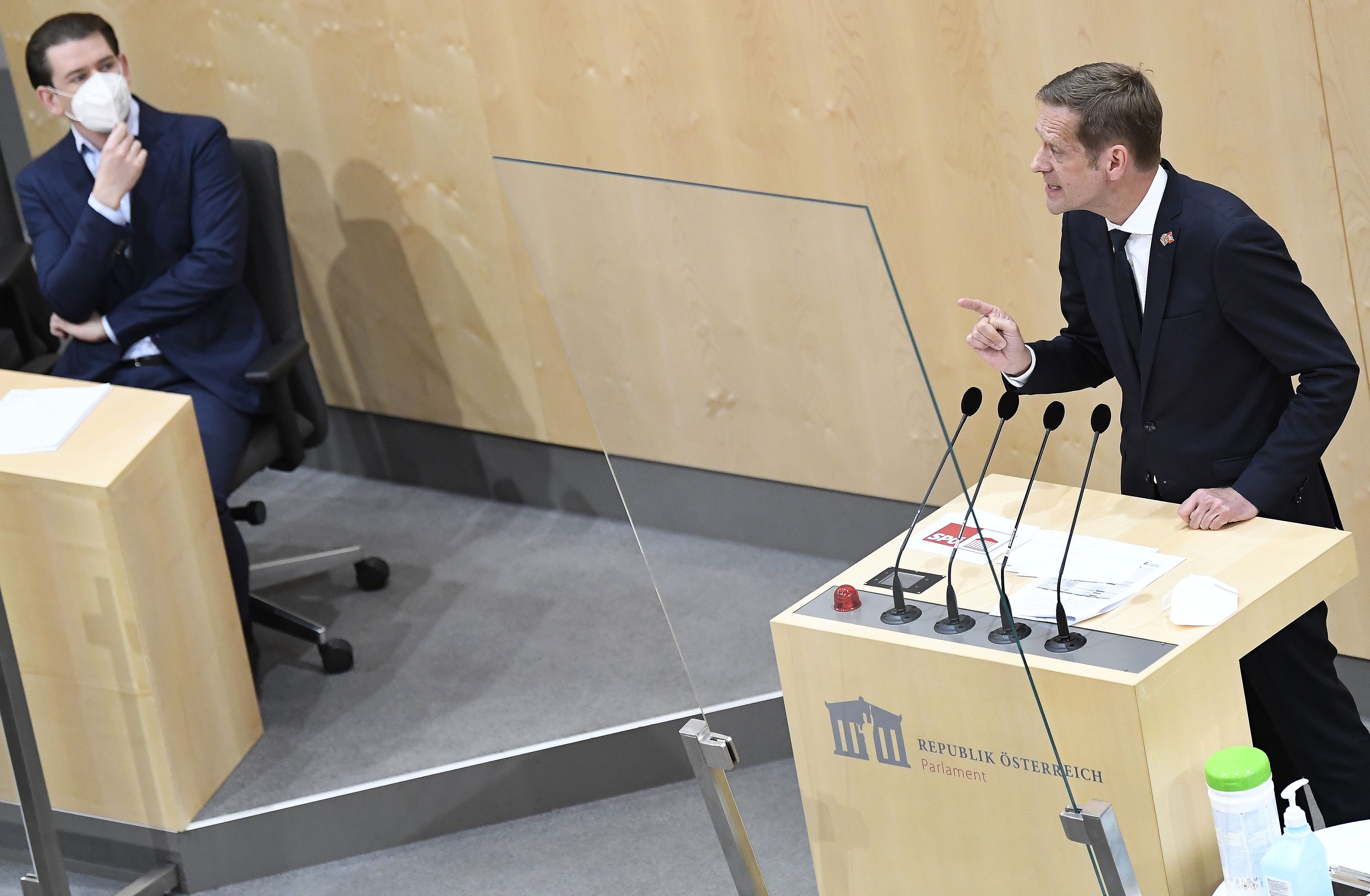 Der SPÖ-Abgeordnete Kai Jan Krainer kritisiert die Rückkehr von Sebastian Kurz ins Parlament. 