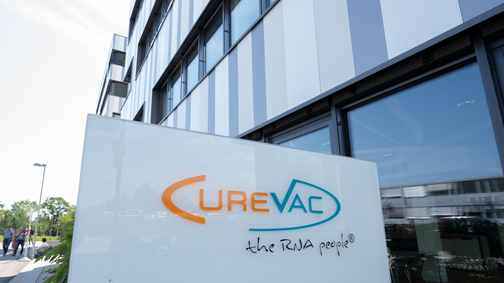 Gemeinsam mit dem britischen Pharmakonzern GSK konzentriert sich Curevac jetzt auf die Entwicklung eines Impfstoffkandidaten der zweiten Generation.