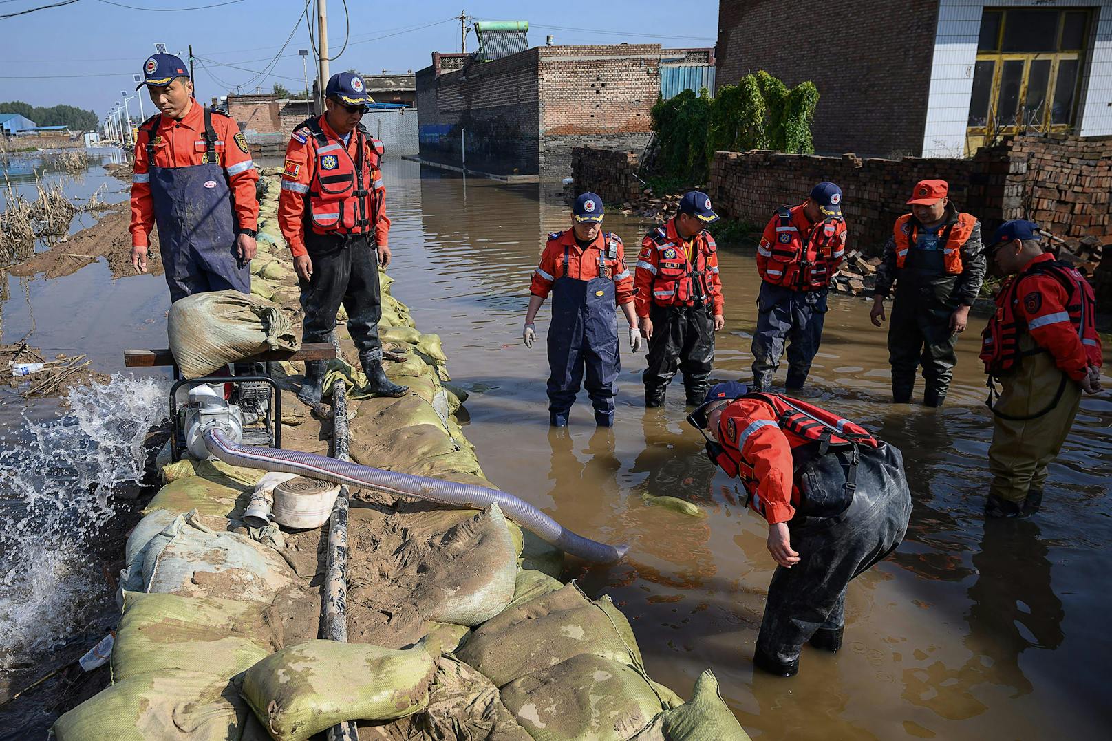 Mehr als 1,7 Millionen Menschen sind von den schweren Überschwemmungen direkt betroffen.