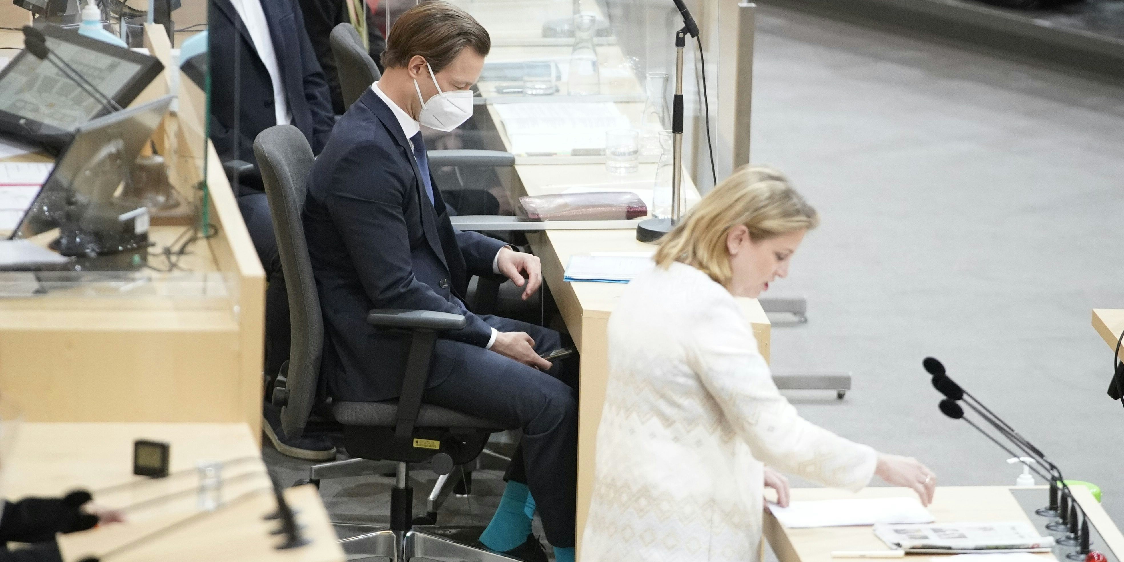 Relikt: Blümel steht noch auf Türkis.