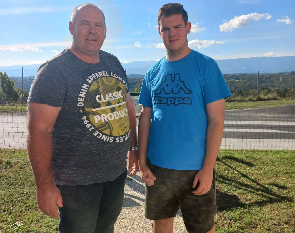 Kevin mit seinem Vater 