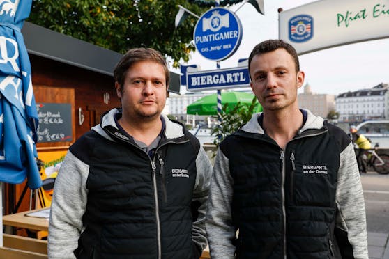 Alfred Möslinger und Bernhard Steiner (li.) vom Biergartl in Linz sind sauer.