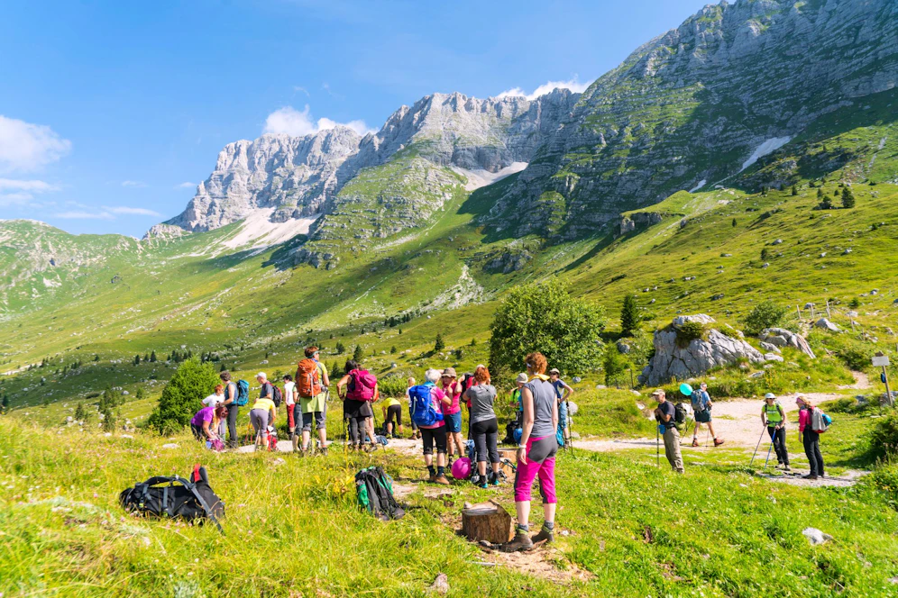 Eine Wandergruppe am Cima di Terrarossa (Symbolbild)