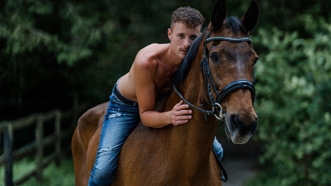 Heute.at - Bauer sucht Frau-Liebling jetzt auf OnlyFans?