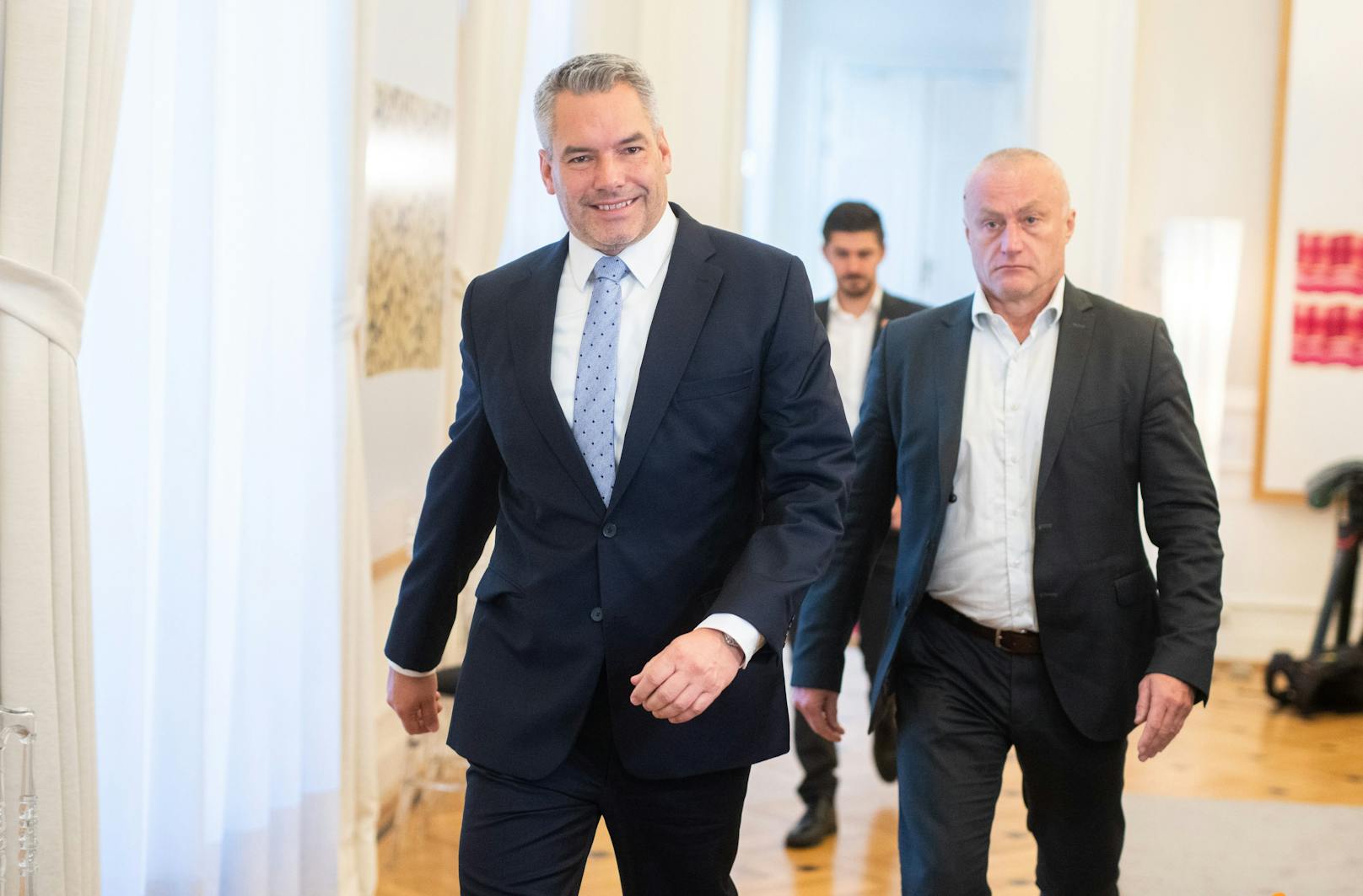 Innenminister <strong>Karl Nehammer</strong> (ÖVP) vor Beginn eines Ministerrates.