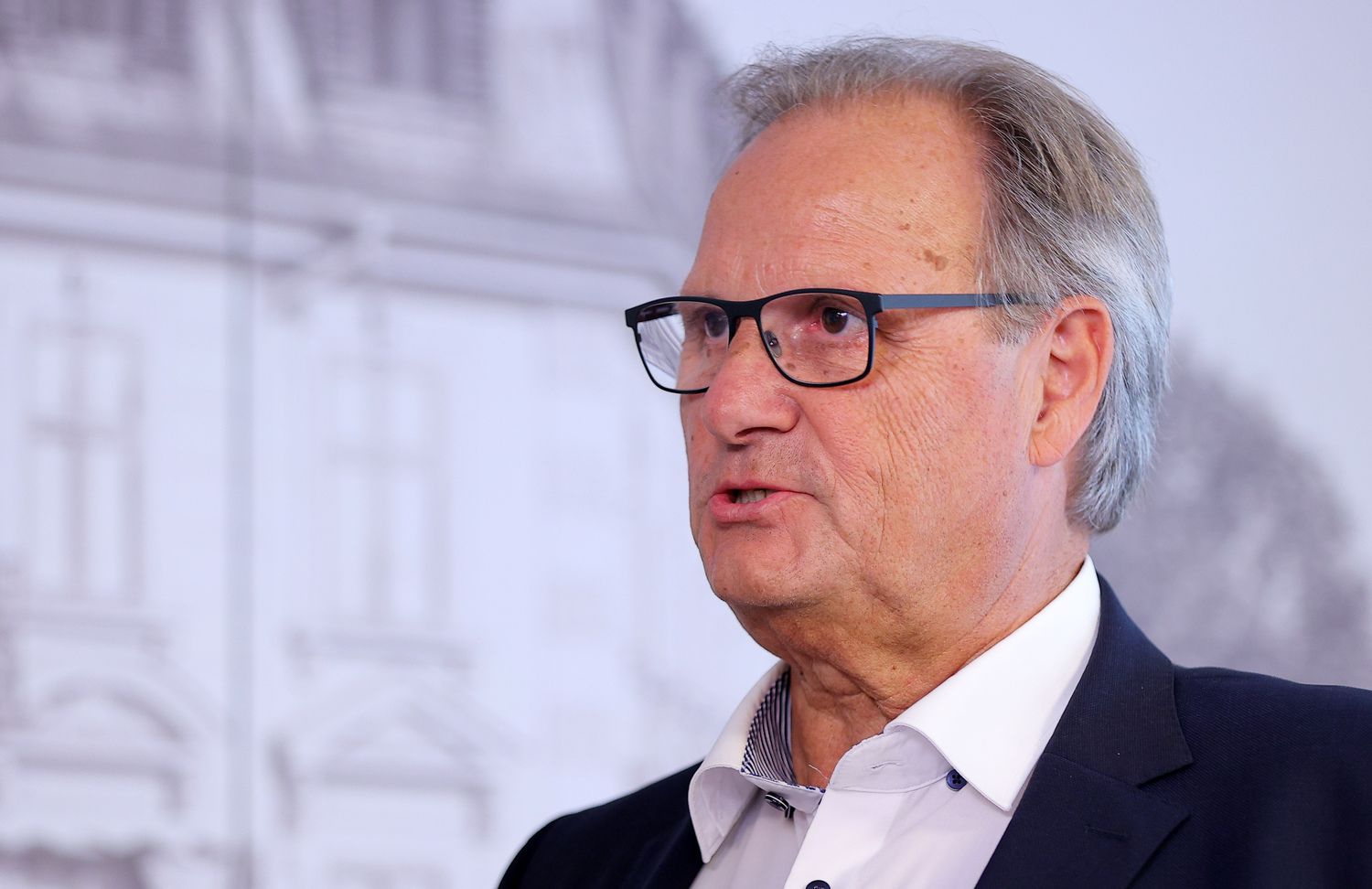 Gerhard Milletich wird mit Scheinanstellungs-Vorwürfen konfrontiert. 