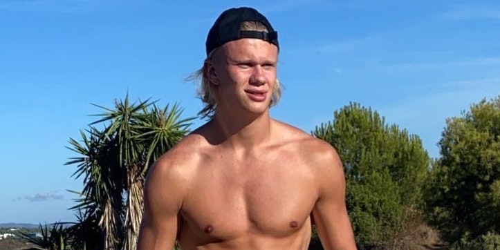 Erling Haaland posiert im sonnigen Marbella. 