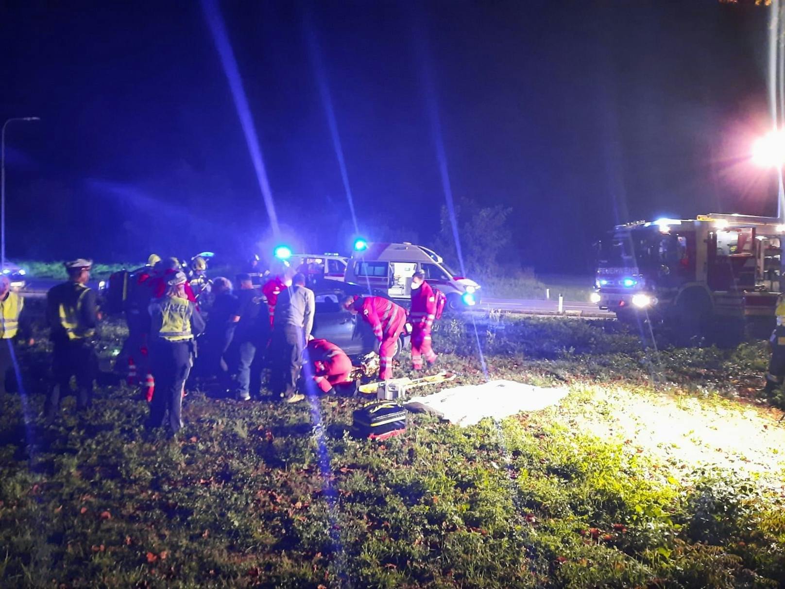 Bei einem Verkehrsunfall wurden am 12. Oktober 2021 in Bärnbach (Bezirk Voitsberg) drei Jugendliche teils schwer verletzt.