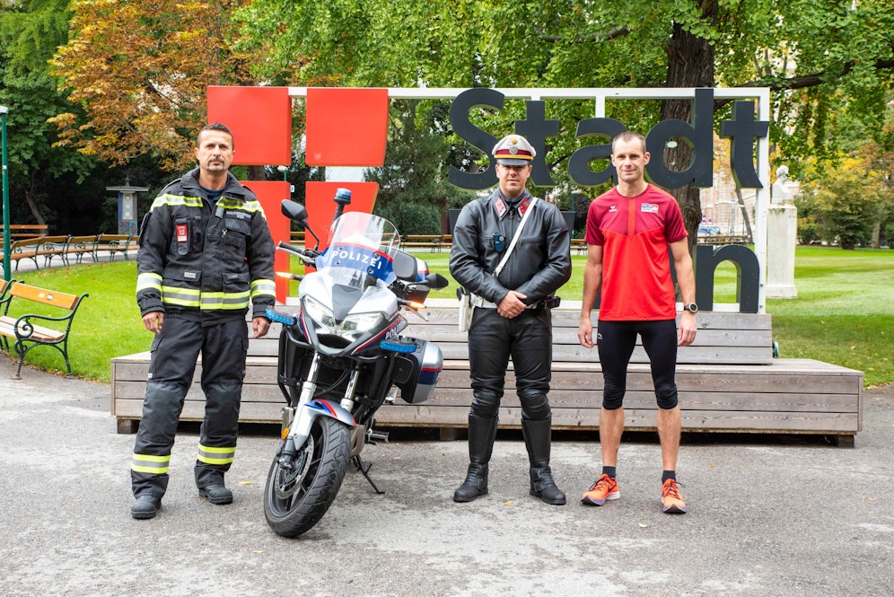 v.l.n.r Mitarbeiter der Wache Rathaus Josef R., Revierinspektor Marco P., Bezirksinspektor Stefan W. 
