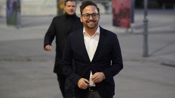 Pressesprecher Rupert Reif ist nun an der Seite des Kanzlers.