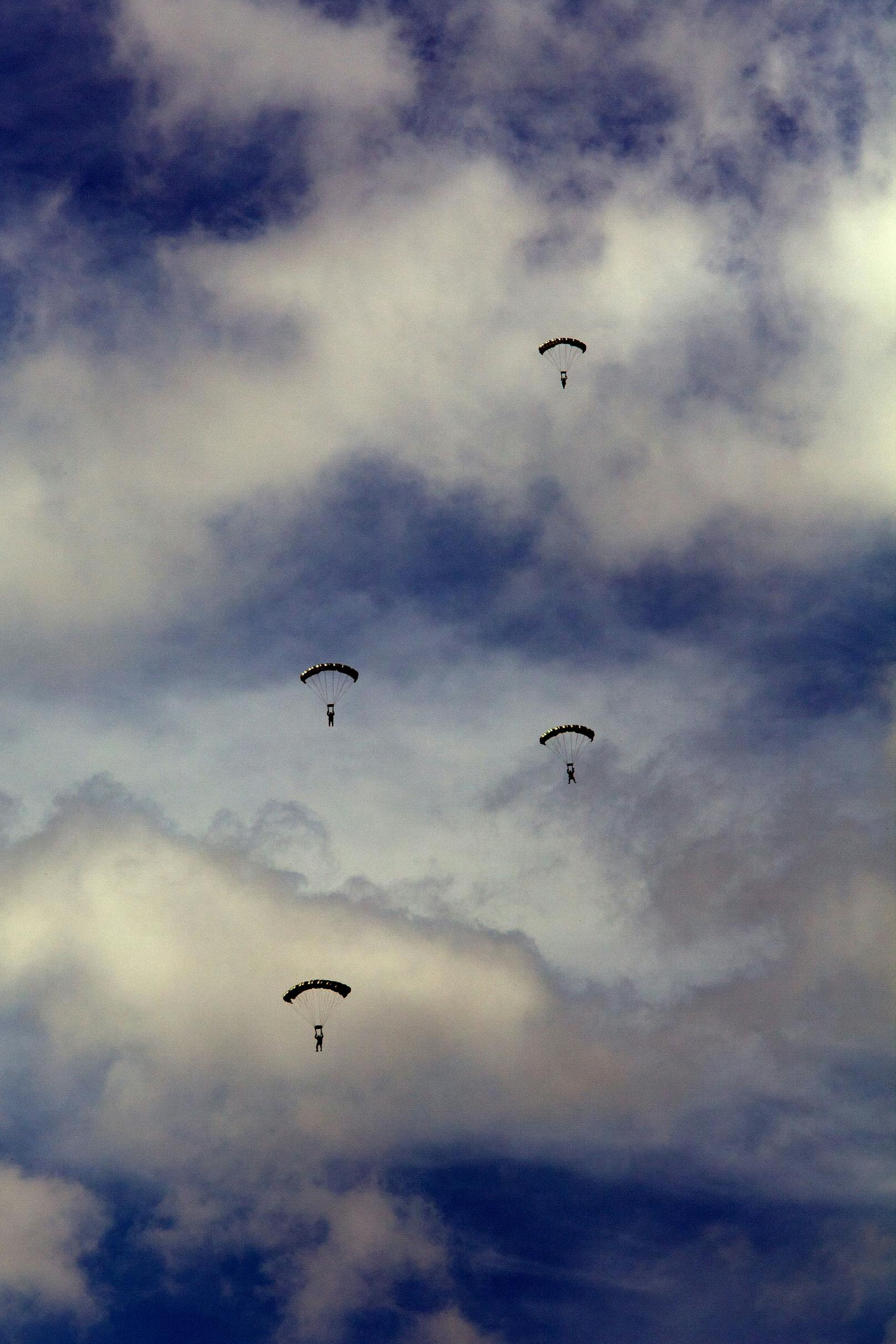 Fallschirmjäger im Rahmen der Bundesheerübung "Amadeus 12" am Truppenübungsplatz Allentsteig im Mai 2012.