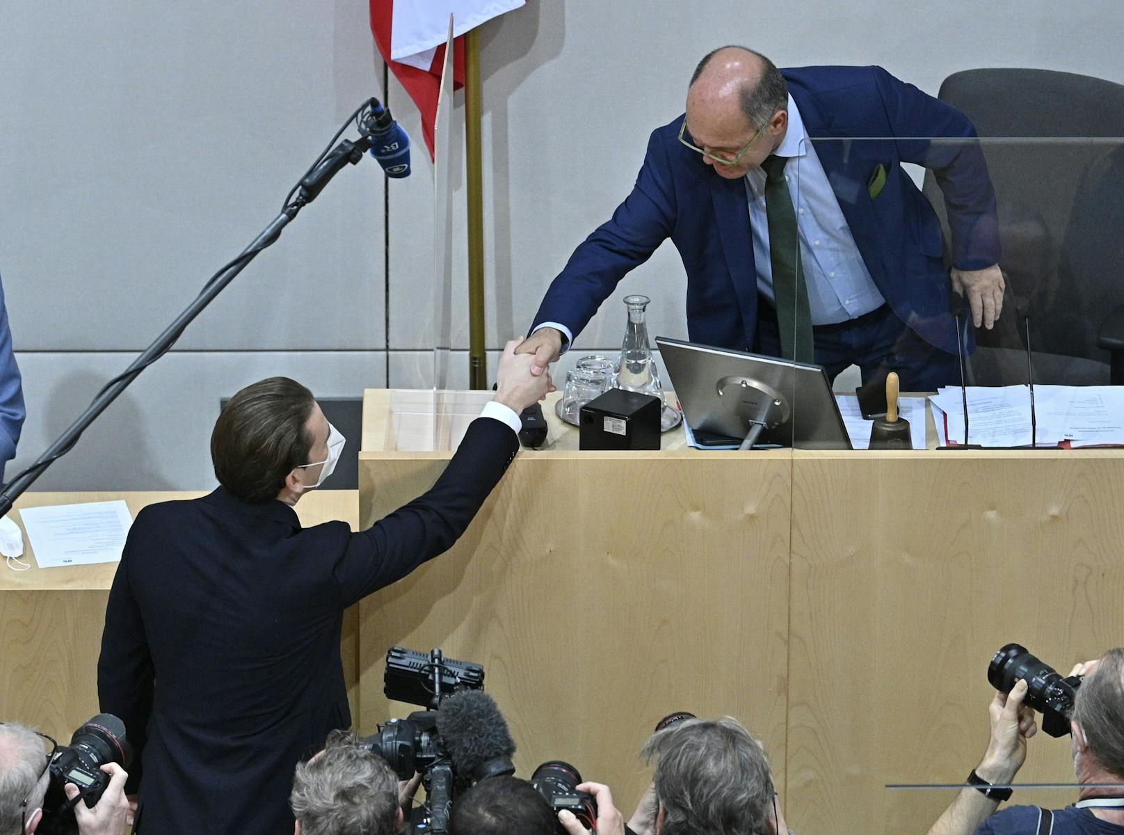 Sebastian Kurz wurde freilich auch von Nationalratspräsident Wolfgang Sobotka (ÖVP) begrüßt.