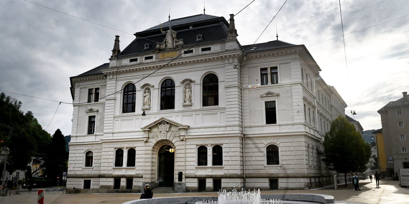 Am Landesgericht Salzburg wird der Familie am Donnerstag seit 9 Uhr der Prozess gemacht.