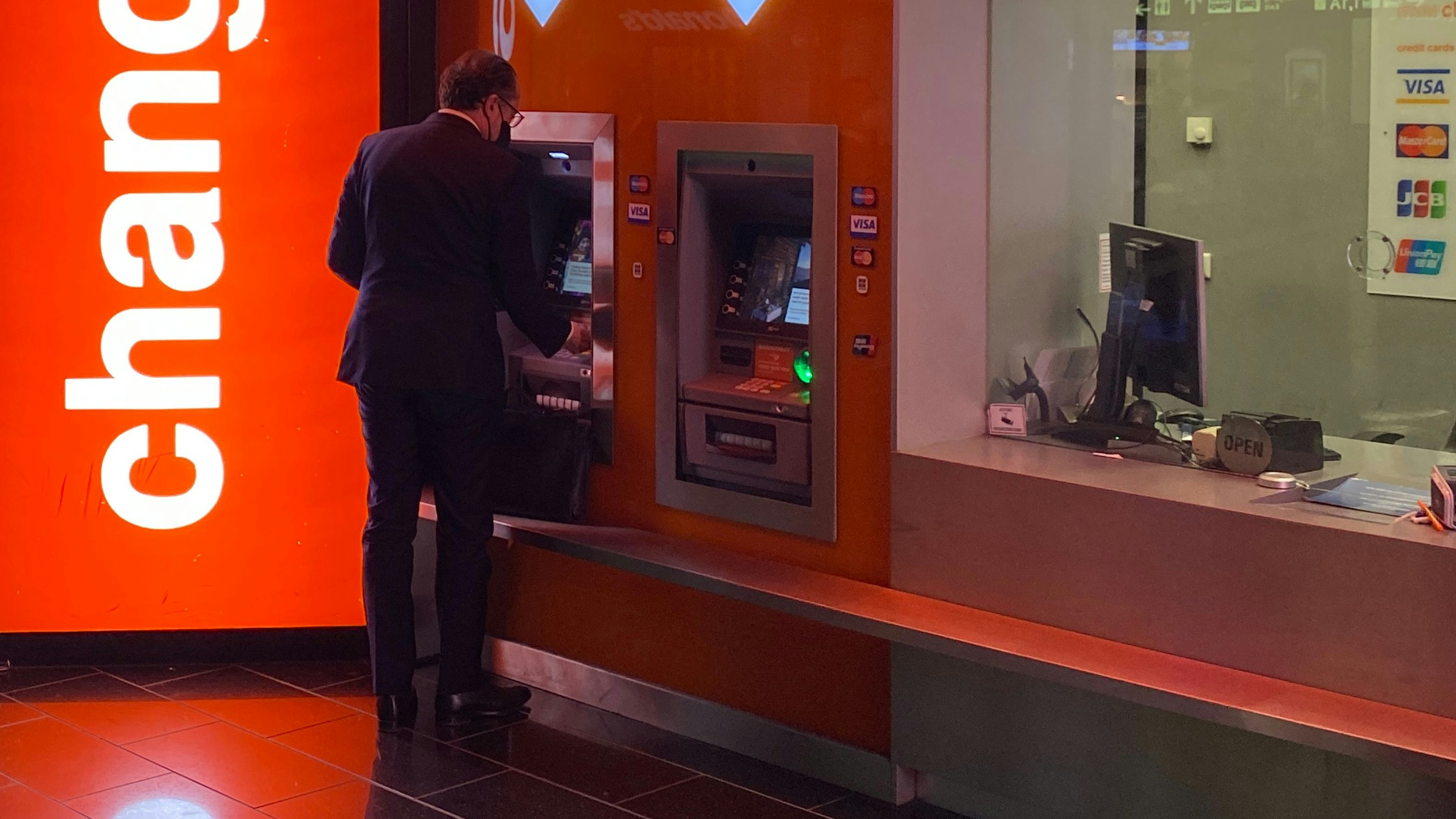 Neo-Kanzler Schallenberg benötigte dringend Bares.