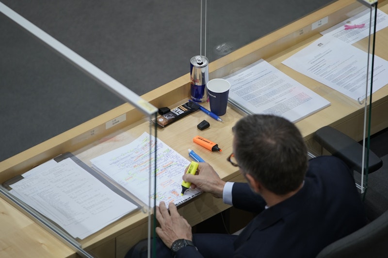 Kickl verleiht sich im Parlament Flügel.
