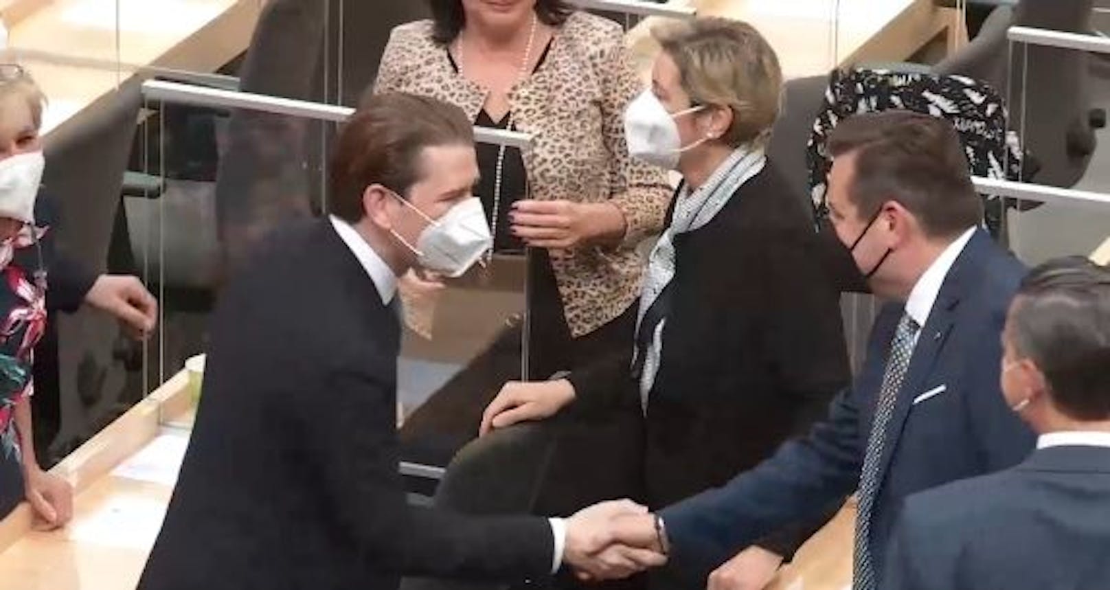 Sebastian Kurz kehrte am Donnerstag in den Nationalrat zurück.