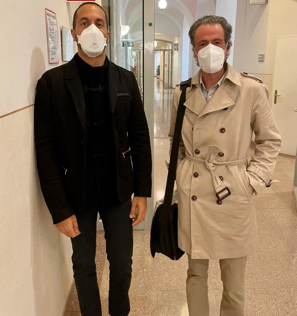 Oliver Strametz (li.) mit Anwalt Amir Ahmed