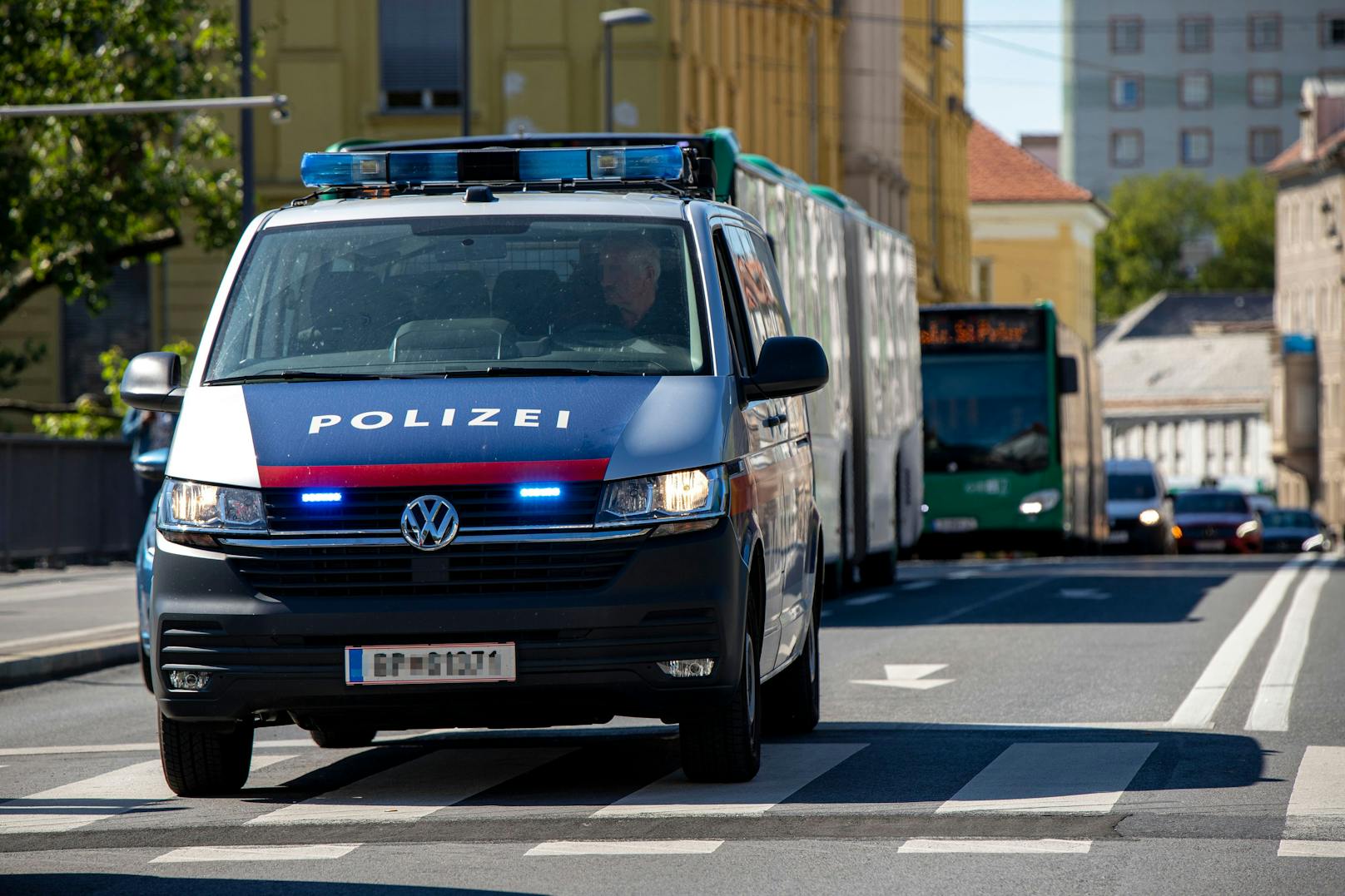 Die Grazer Polizei im Einsatz. (Symbolbild)